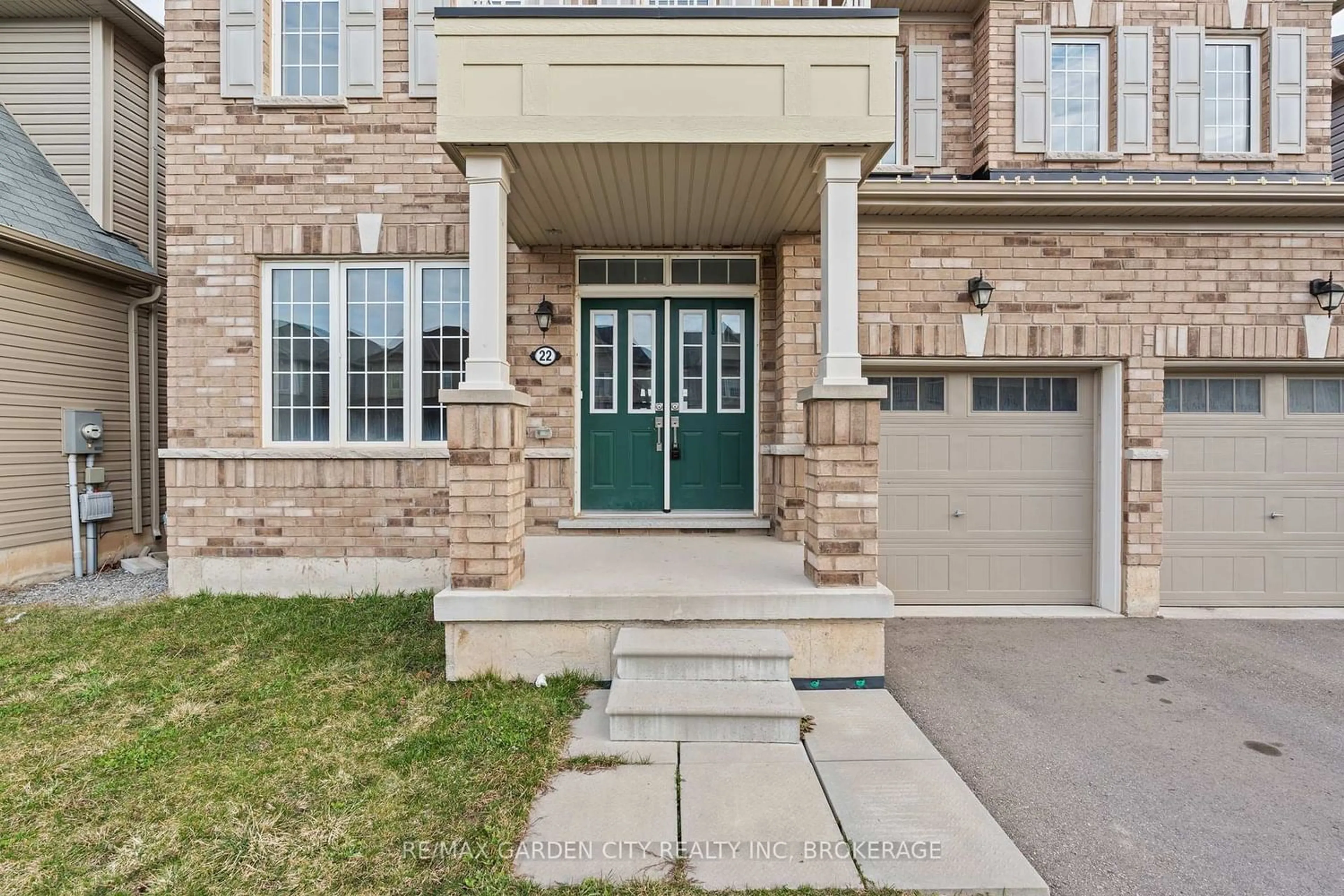 Home with brick exterior material, street for 22 Esther Cres, Thorold Ontario L3B 0G1