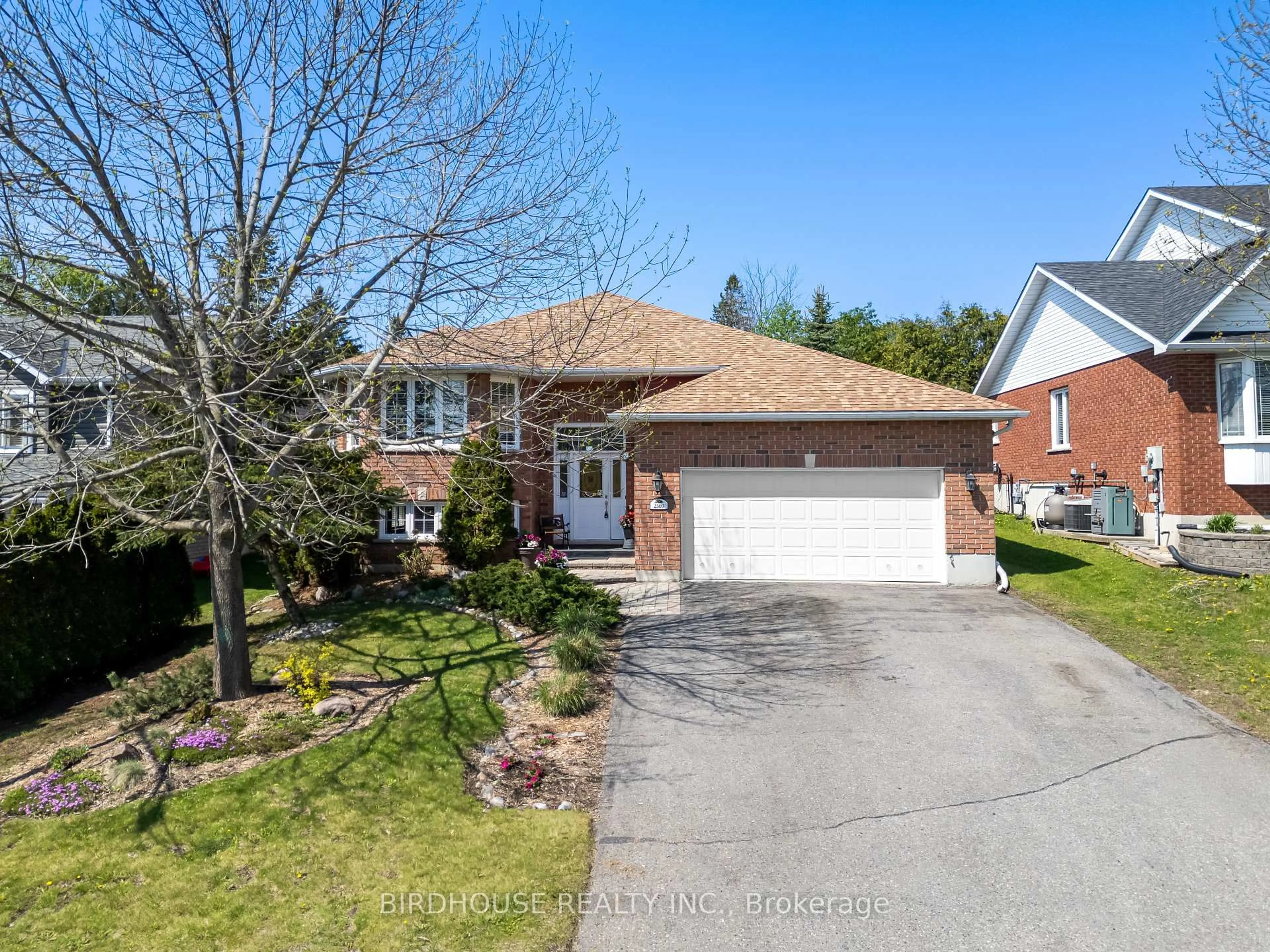 A pic from outside/outdoor area/front of a property/back of a property/a pic from drone, street for 2309 Sumac St, Peterborough Ontario K9K 2J9