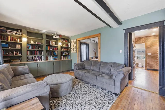 54 Evan St, Welland 5