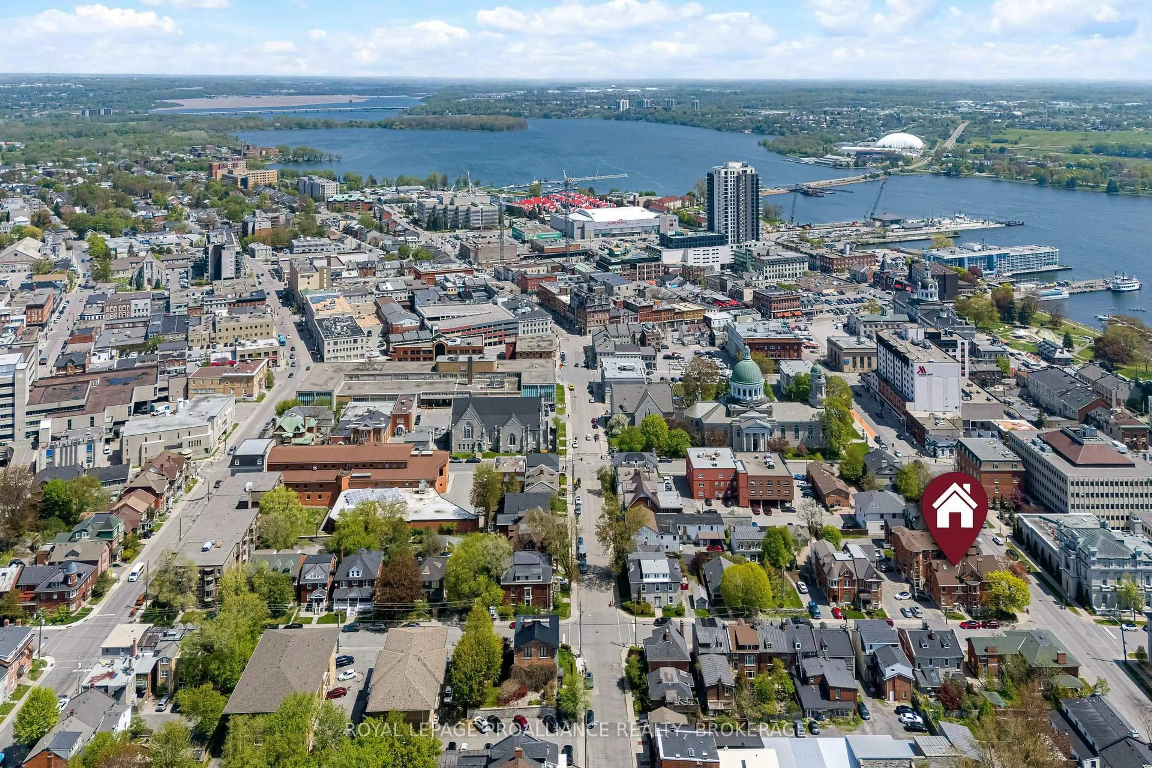 A pic from outside/outdoor area/front of a property/back of a property/a pic from drone, unknown for 41 William St #2, Kingston Ontario K7L 2C3