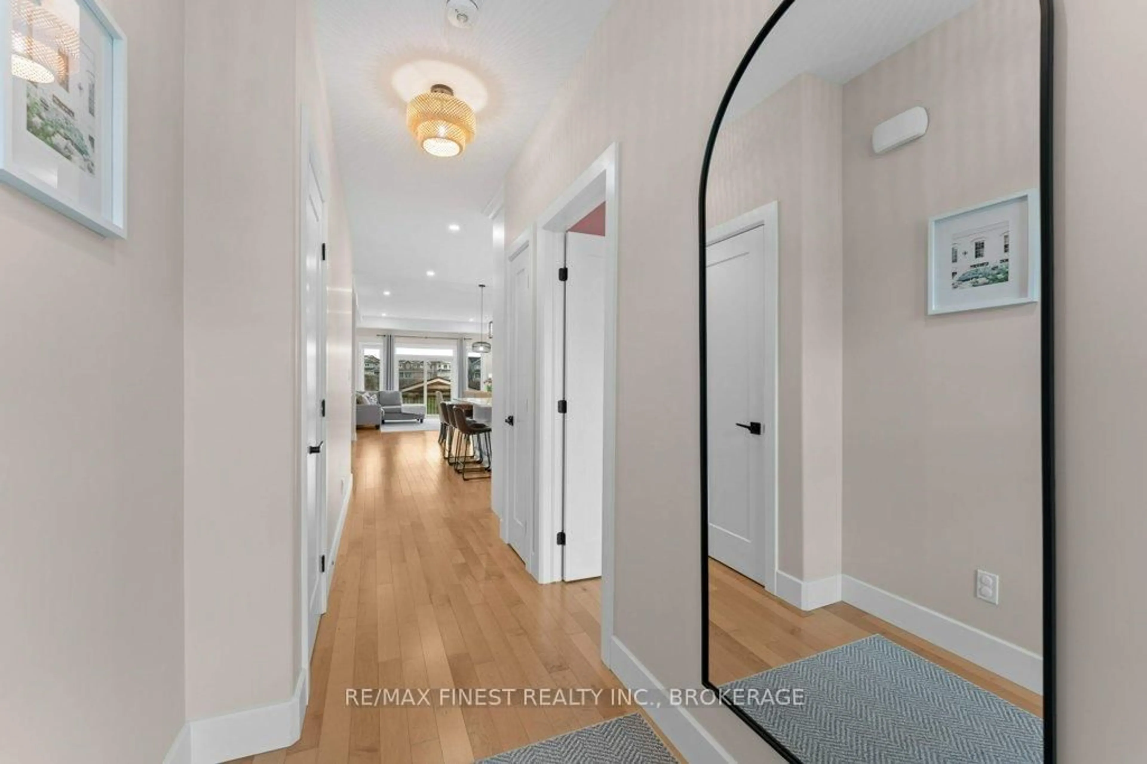 Indoor entryway for 2772 Delmar St, Kingston Ontario K7P 0H9