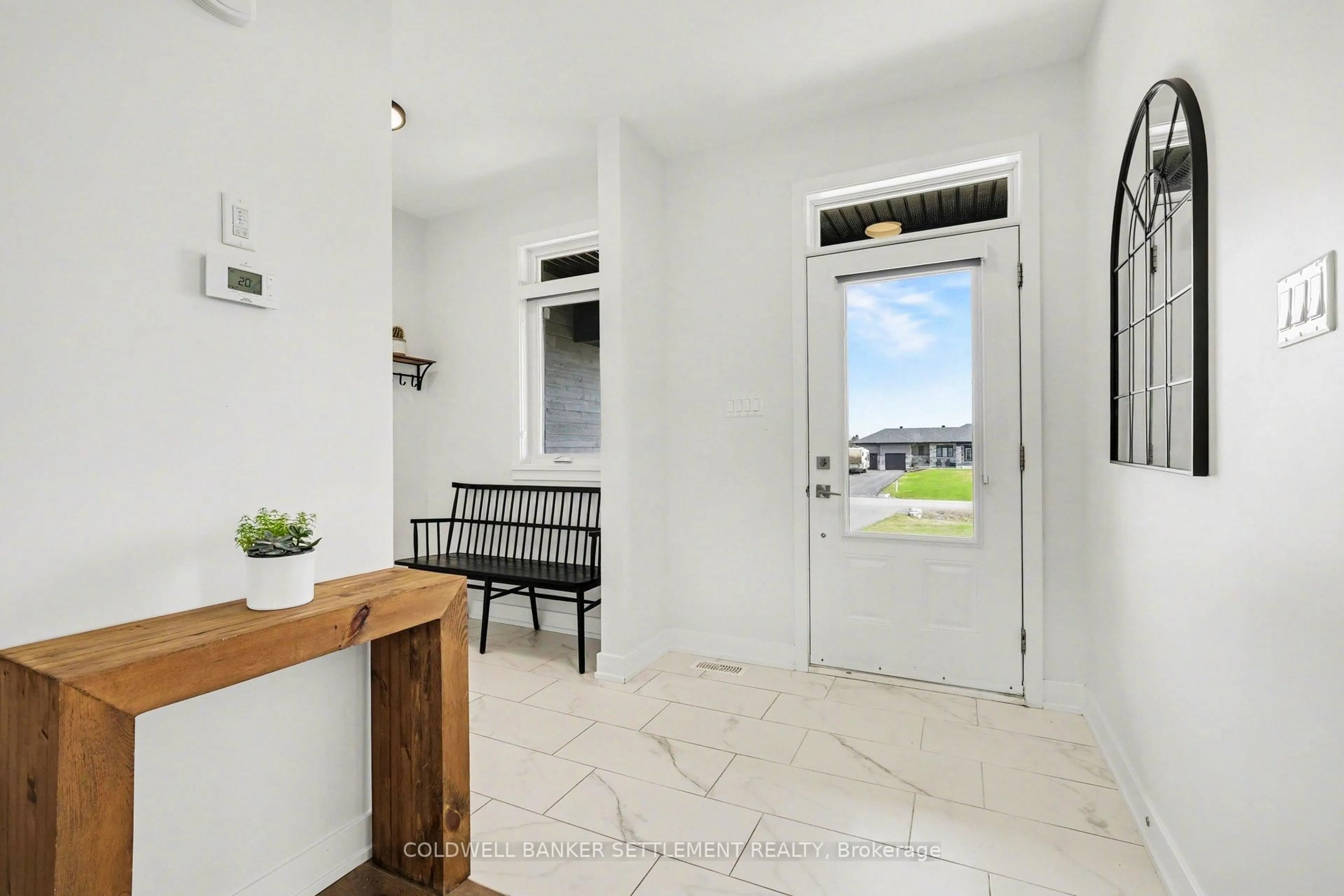 Indoor entryway for 155 Harold Jones Way, Ashton Ontario K0A 1B0