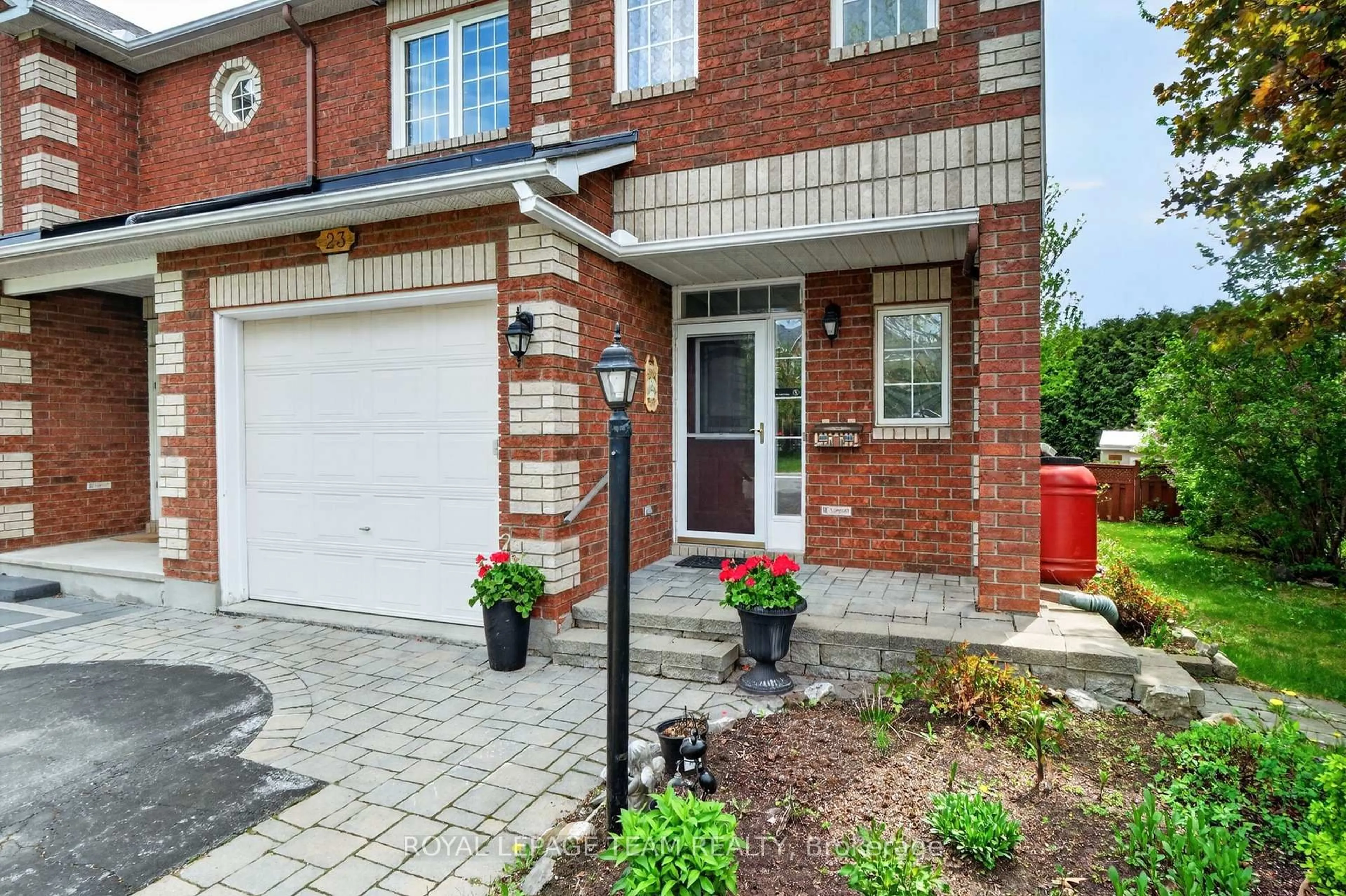 Home with brick exterior material, street for 23 Chantilly Gate, Stittsville Ontario K2S 2B1