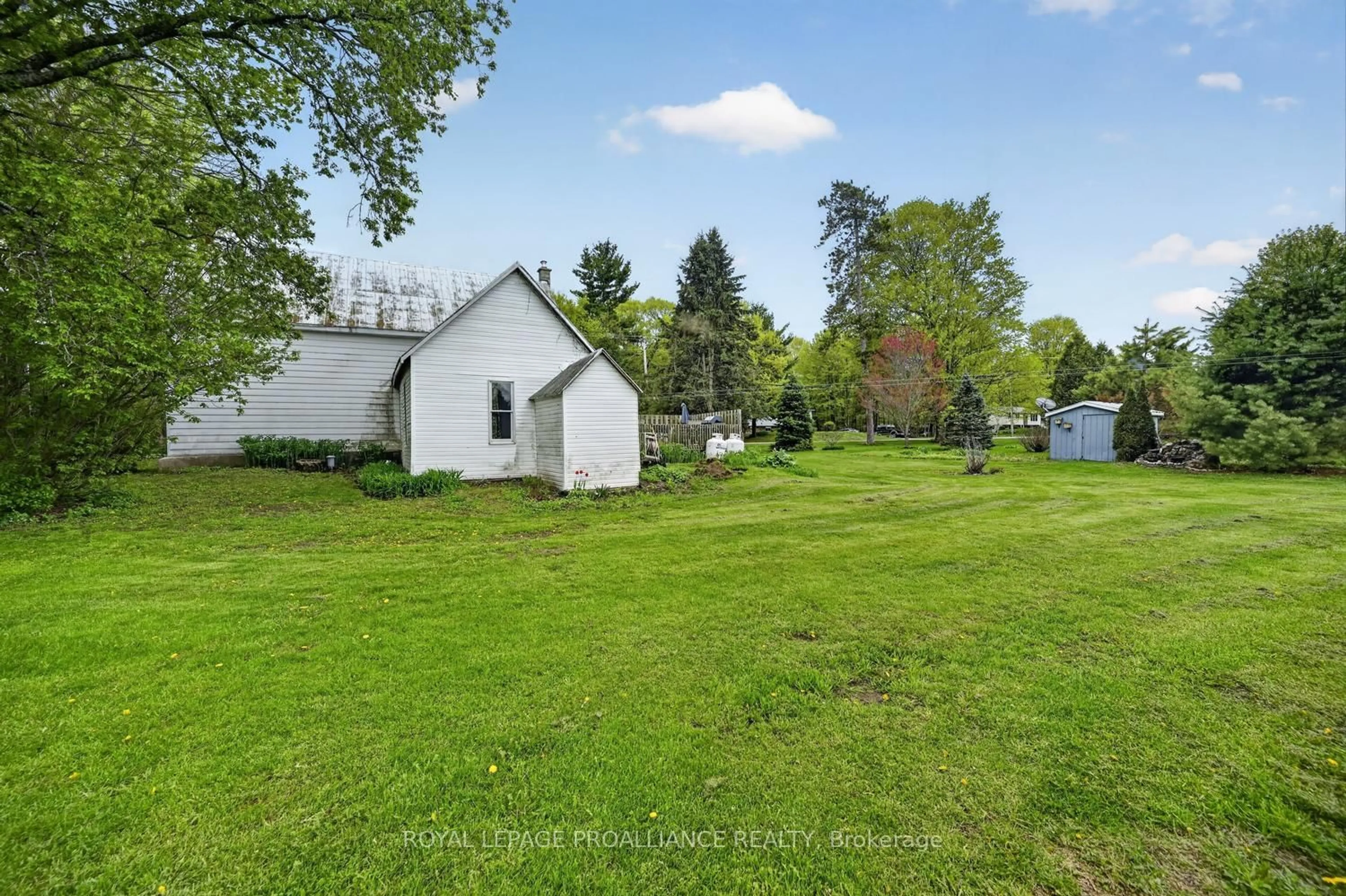 A pic from outside/outdoor area/front of a property/back of a property/a pic from drone, unknown for 9356 Addison Greenbush Rd, Elizabethtown-Kitley Ontario K0E 1A0