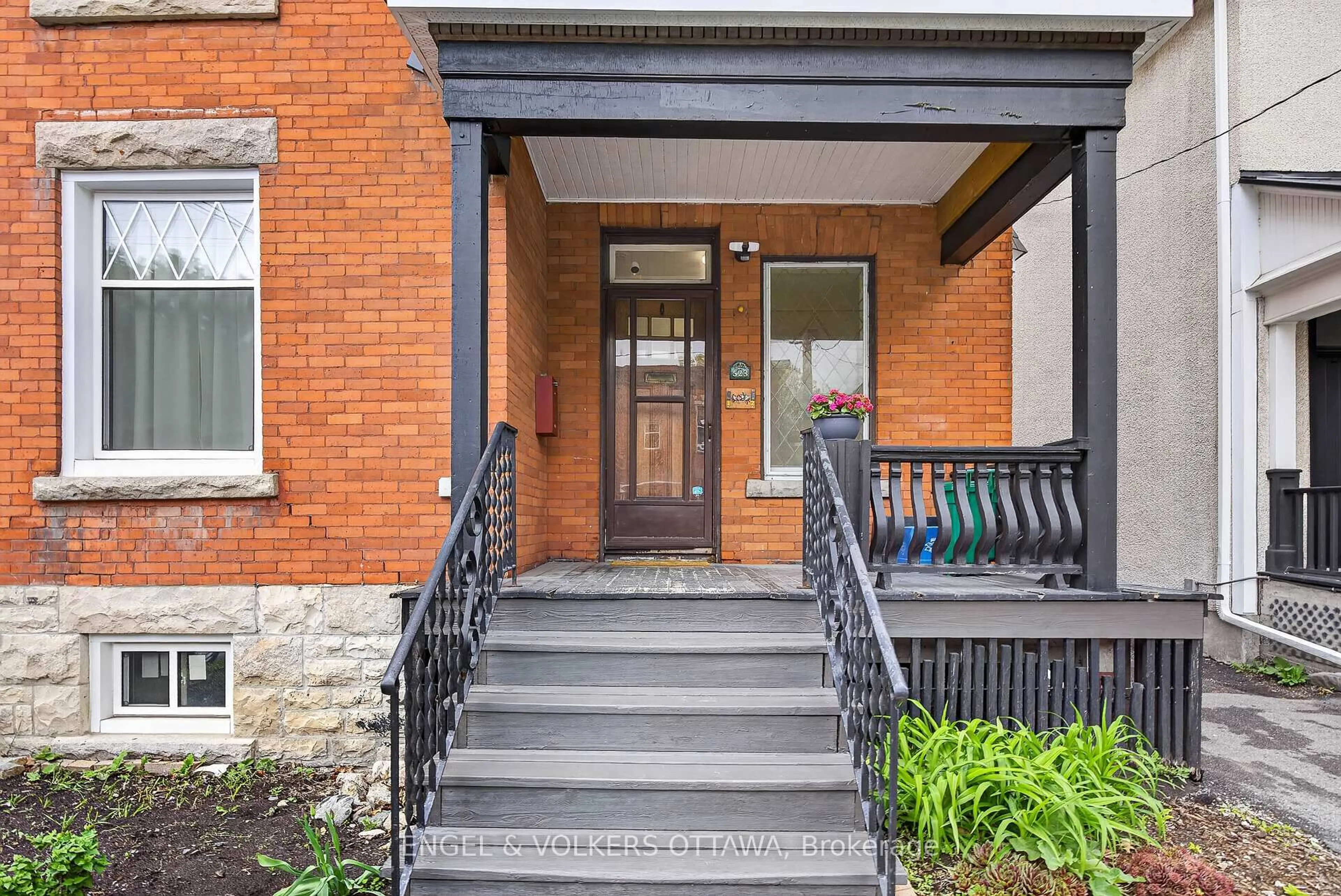 Unknown for 523 Mcleod St, Ottawa Ontario K1R 5P9