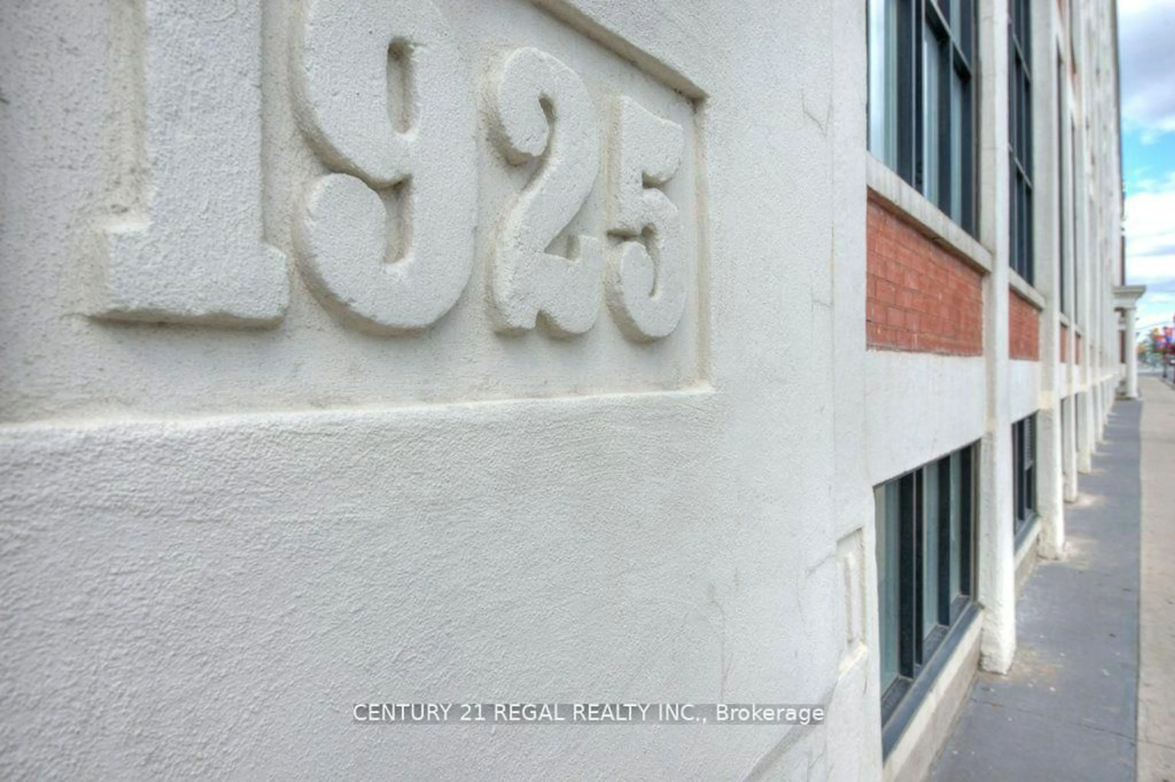 Blurry image for 404 King St #102, Kitchener Ontario N2G 4Z9