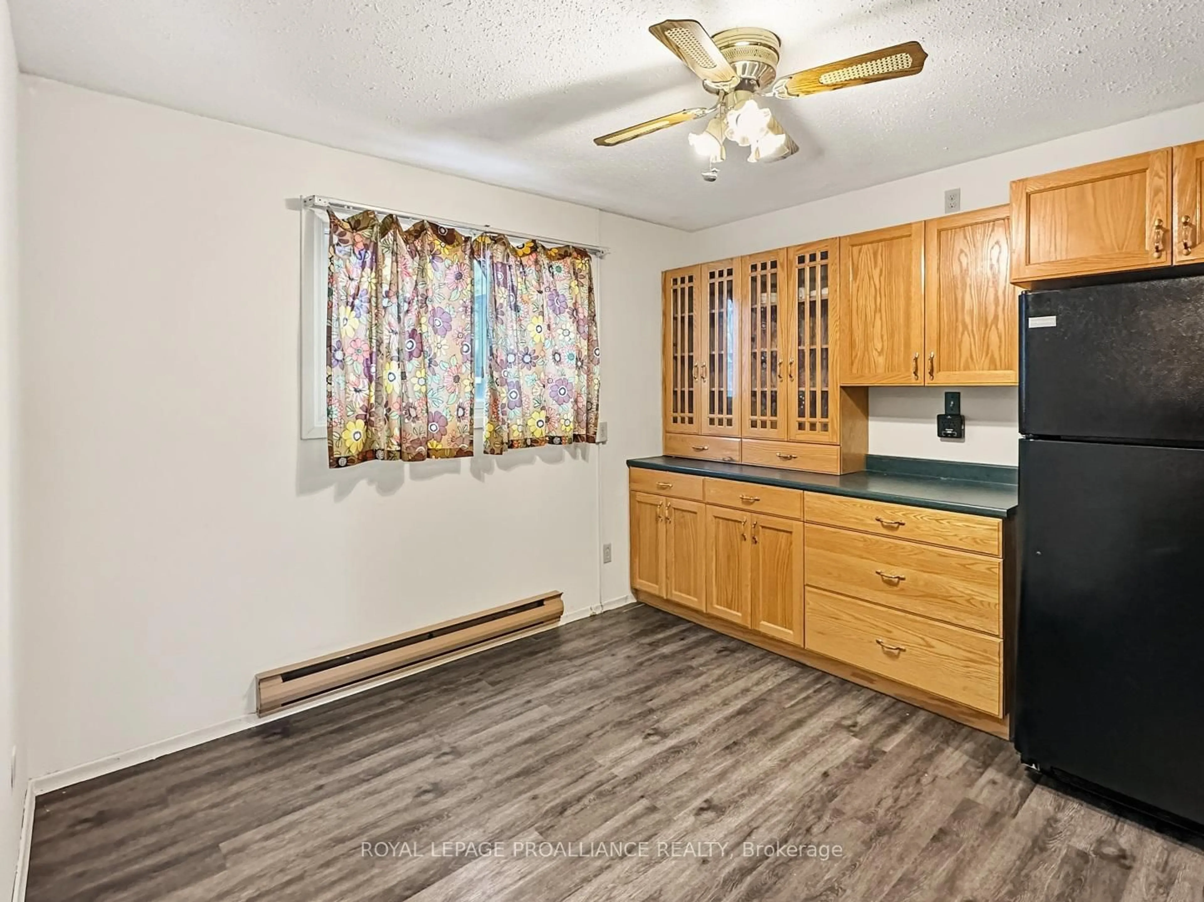 Standard kitchen, unknown for 7 Tiffany Pl, Quinte West Ontario K8V 6A3