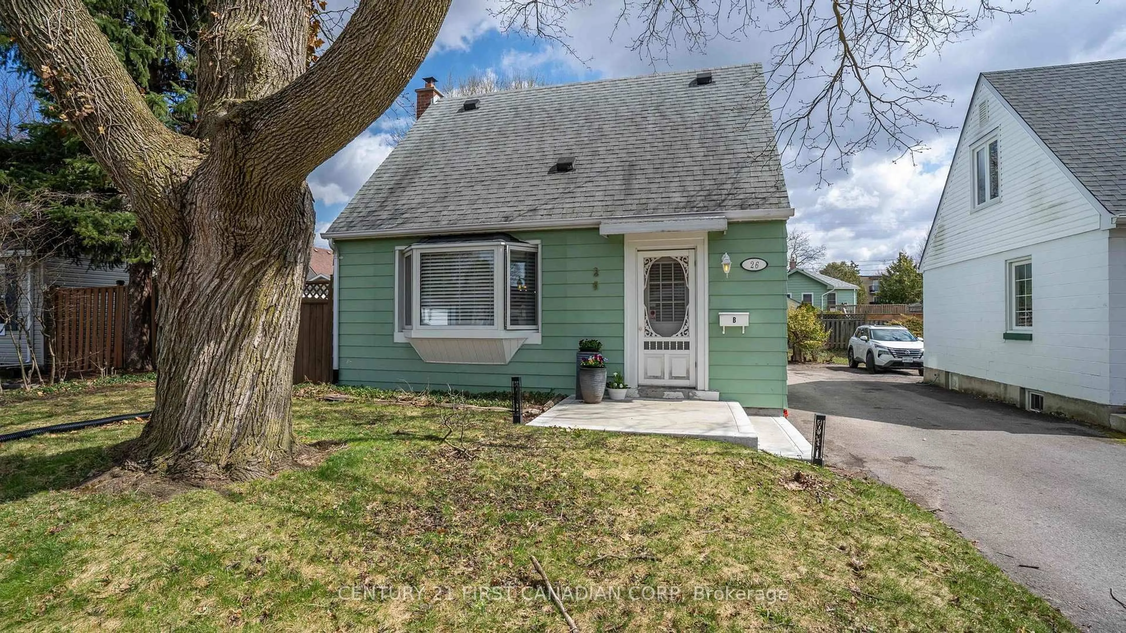 Home with vinyl exterior material, street for 26 Apeldoorn Cres, London East Ontario N5Y 2B6