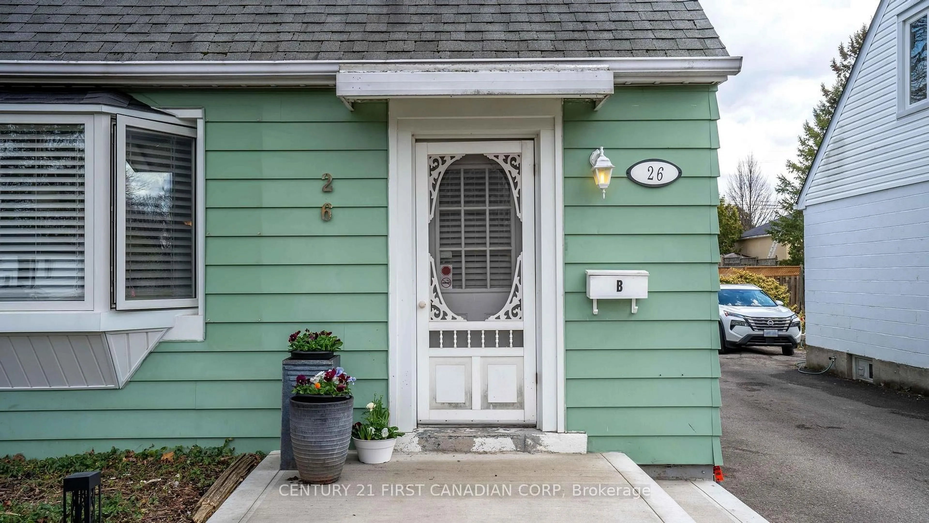 Indoor entryway for 26 Apeldoorn Cres, London East Ontario N5Y 2B6
