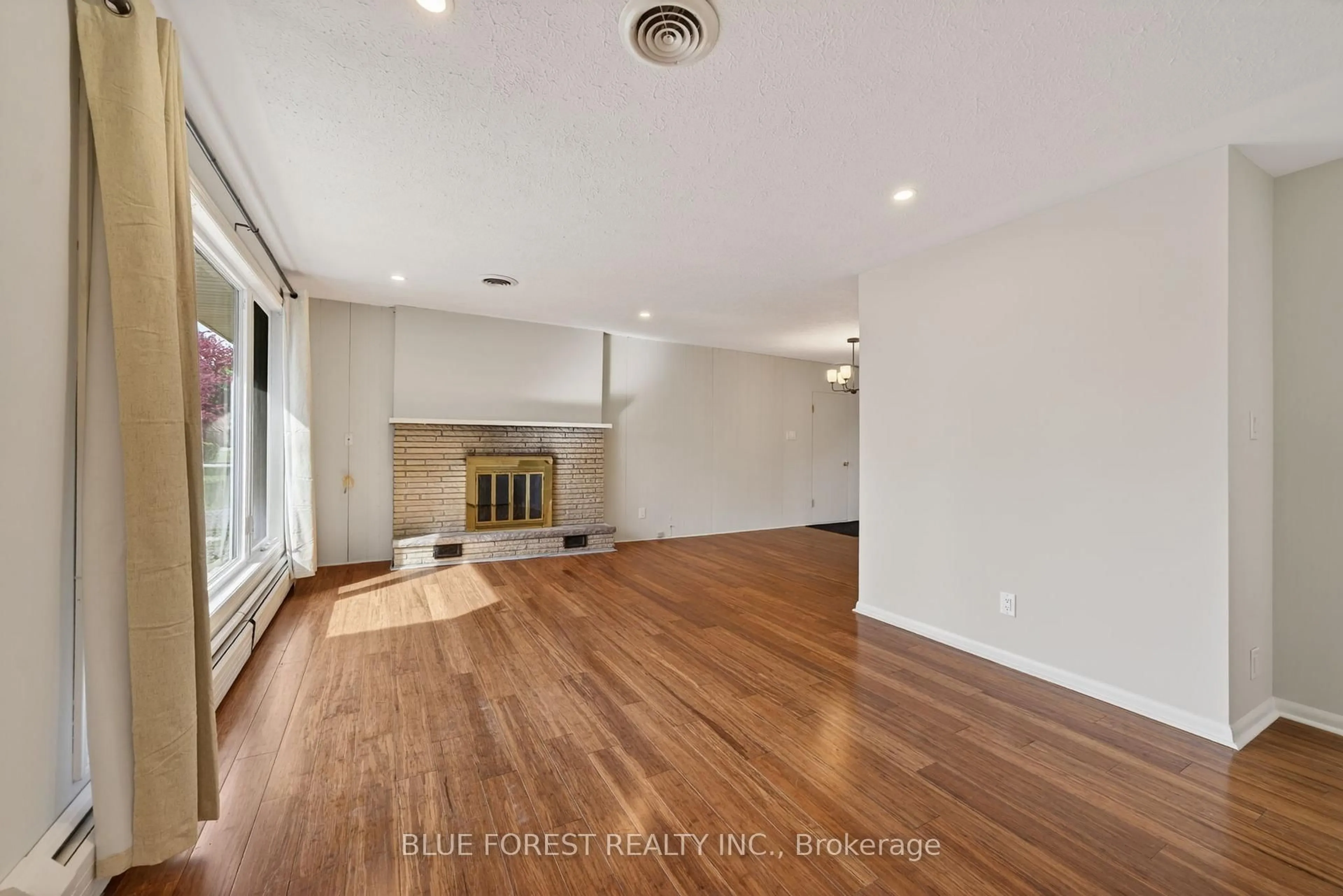 A pic of a room for 167 Mary St, Dutton/Dunwich Ontario N0L 1J0