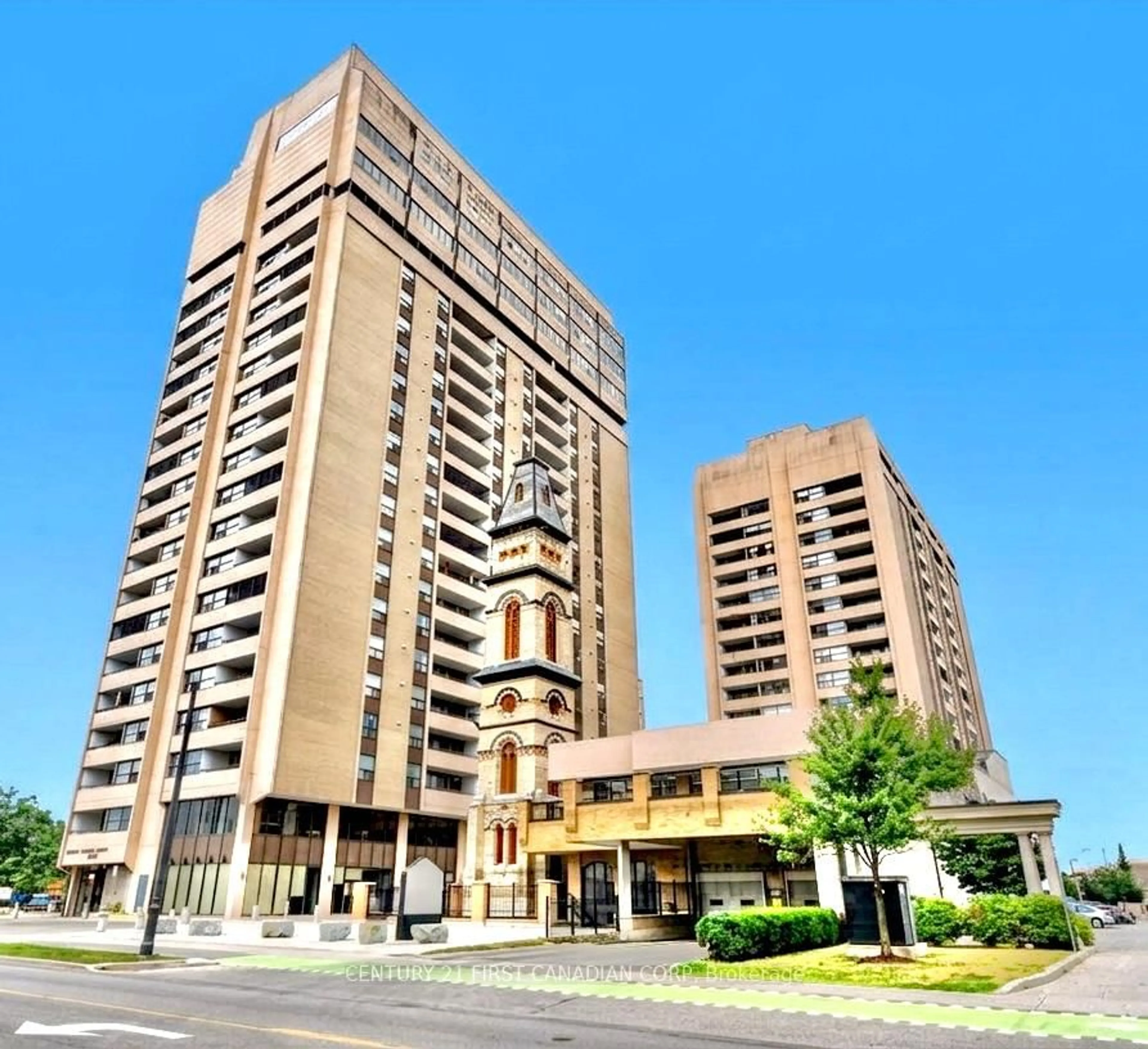Indoor foyer for 389 Dundas St #2404, London East Ontario N6B 3L5