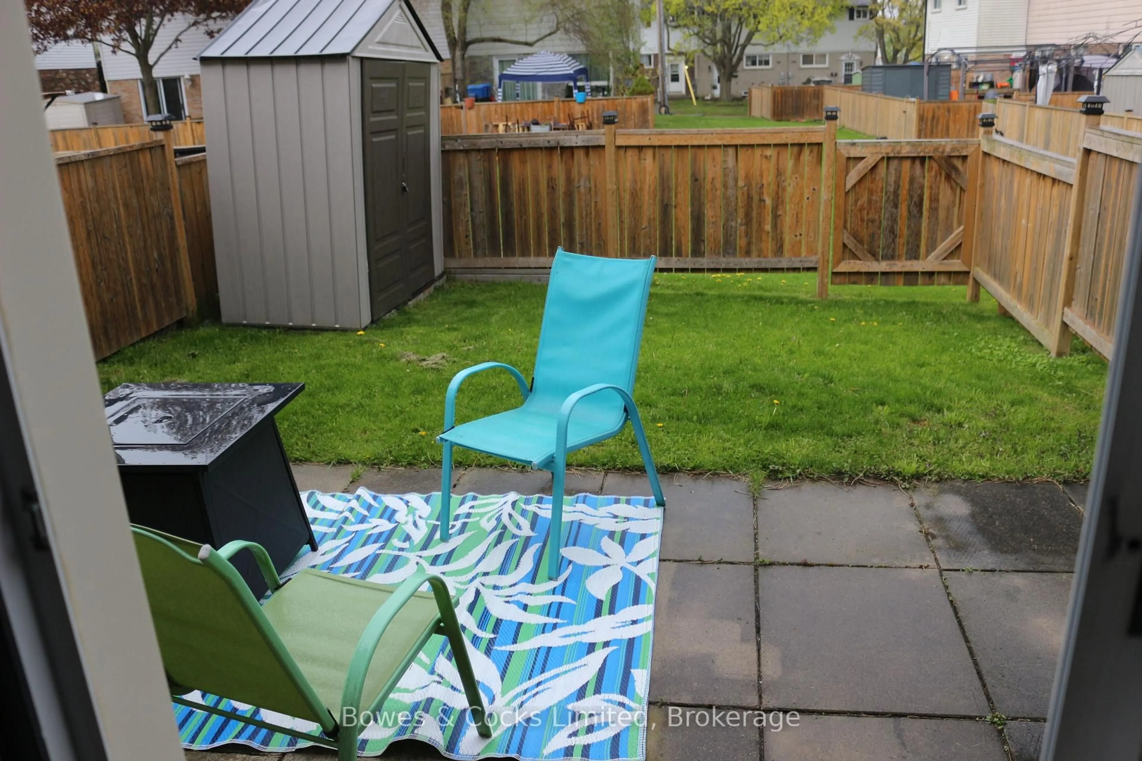 Patio, street for 968 Oakview Ave, Kingston Ontario K7M 6W8