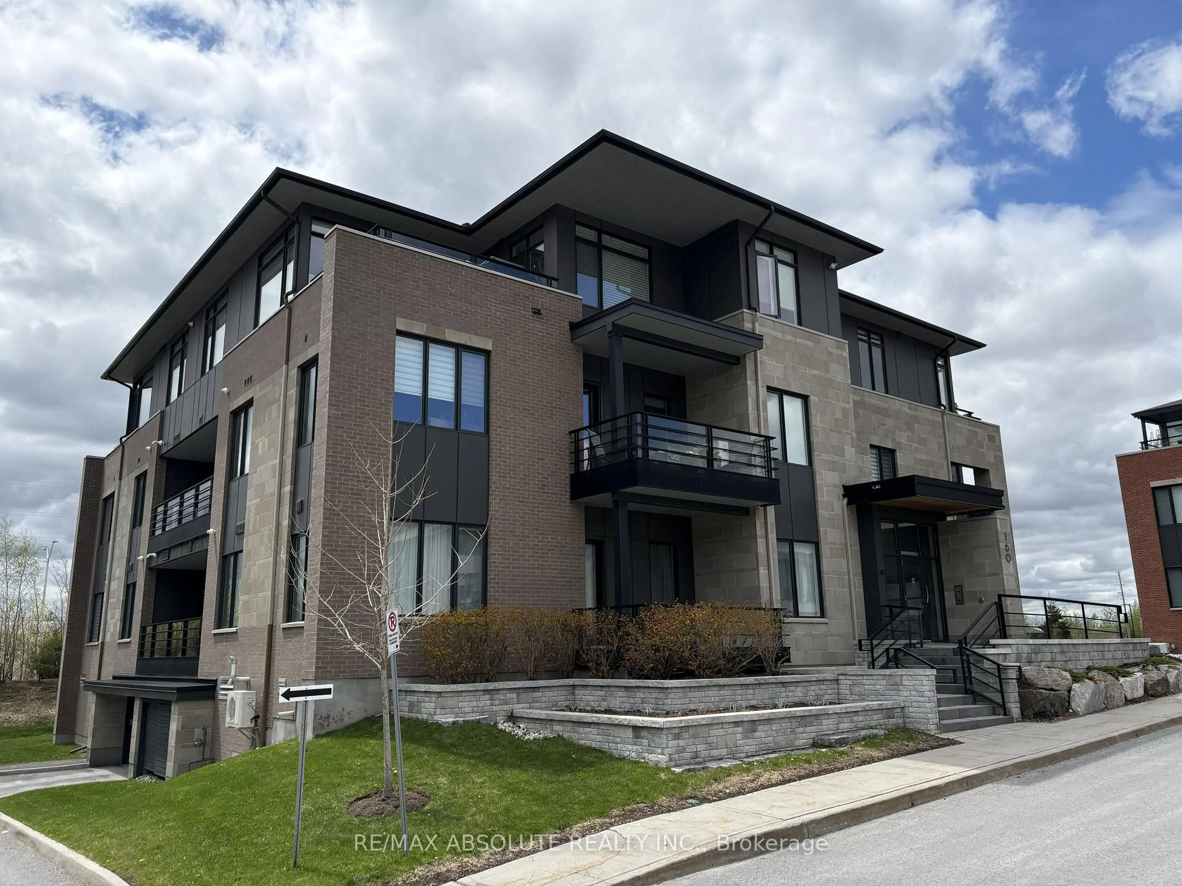 Home with brick exterior material, building for 160 BOUNDSTONE Way #203, Ottawa Ontario K2T 0M8