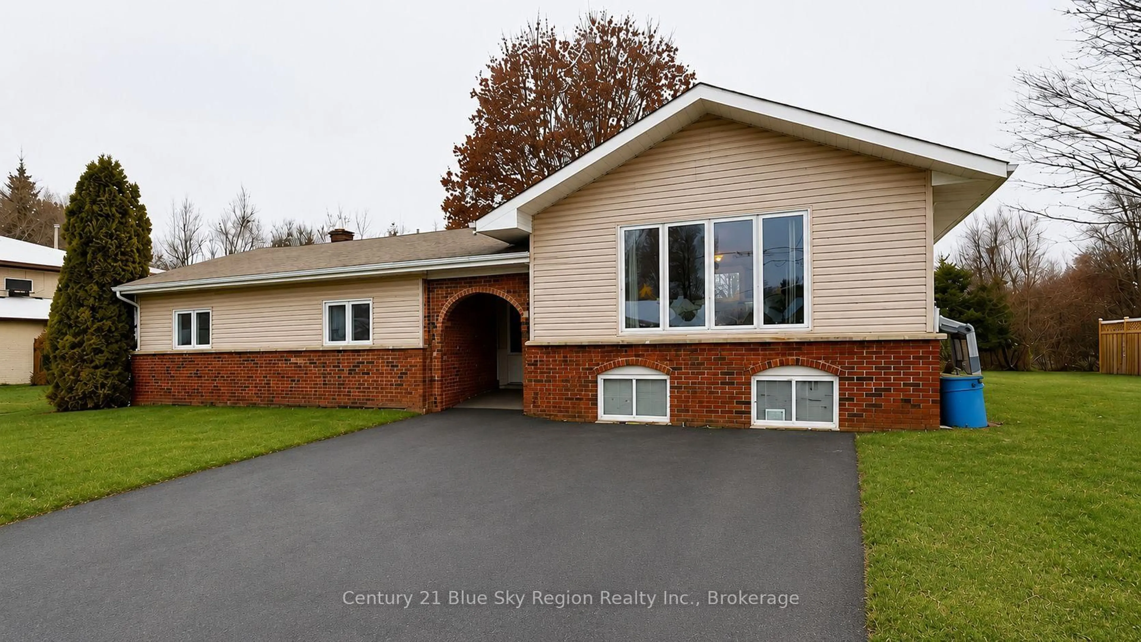 Unknown for 36 Nichols St, Callander Ontario P0H 1H0
