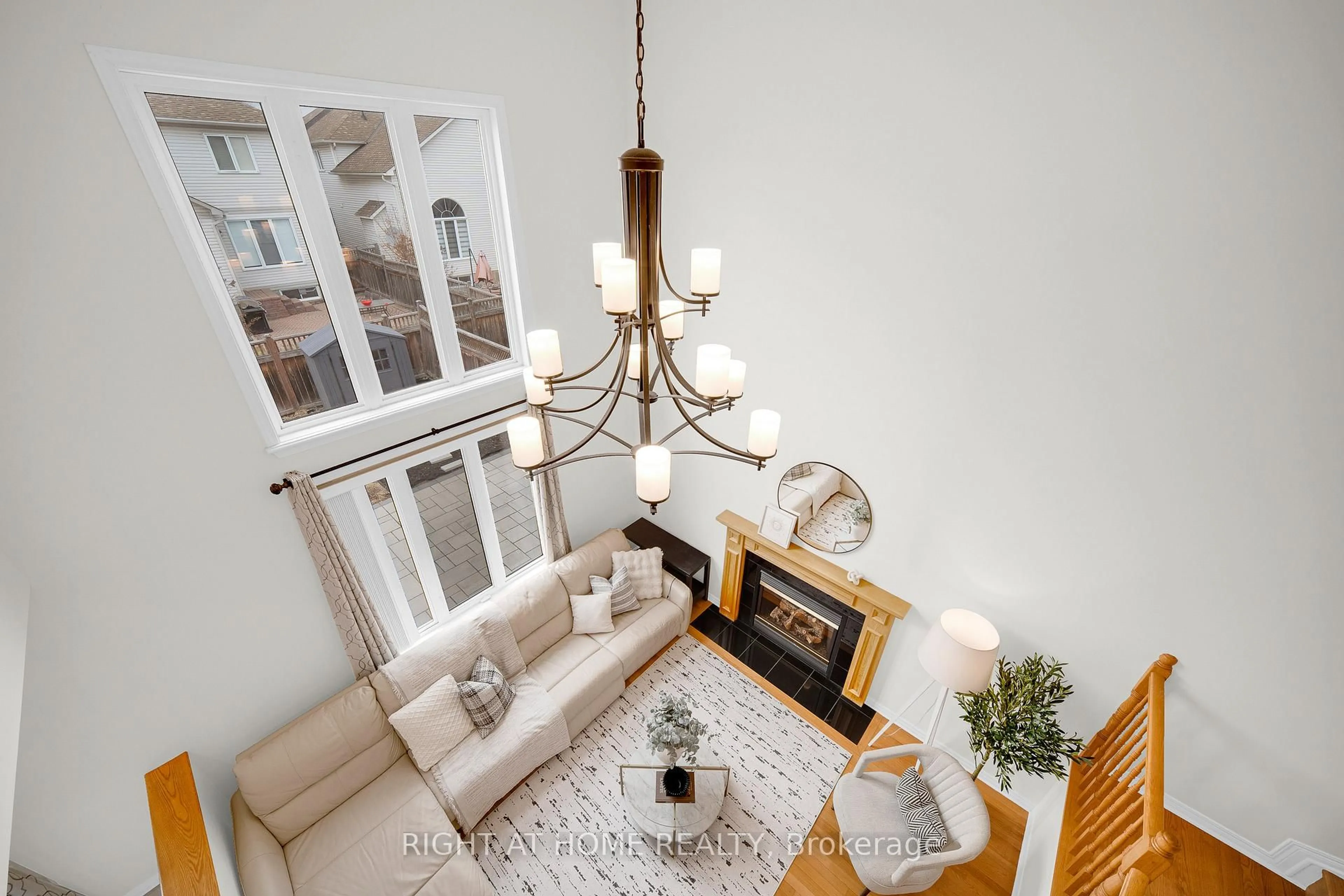 Living room with furniture, unknown for 27 Knowlton Dr, Ottawa Ontario K2G 6P1