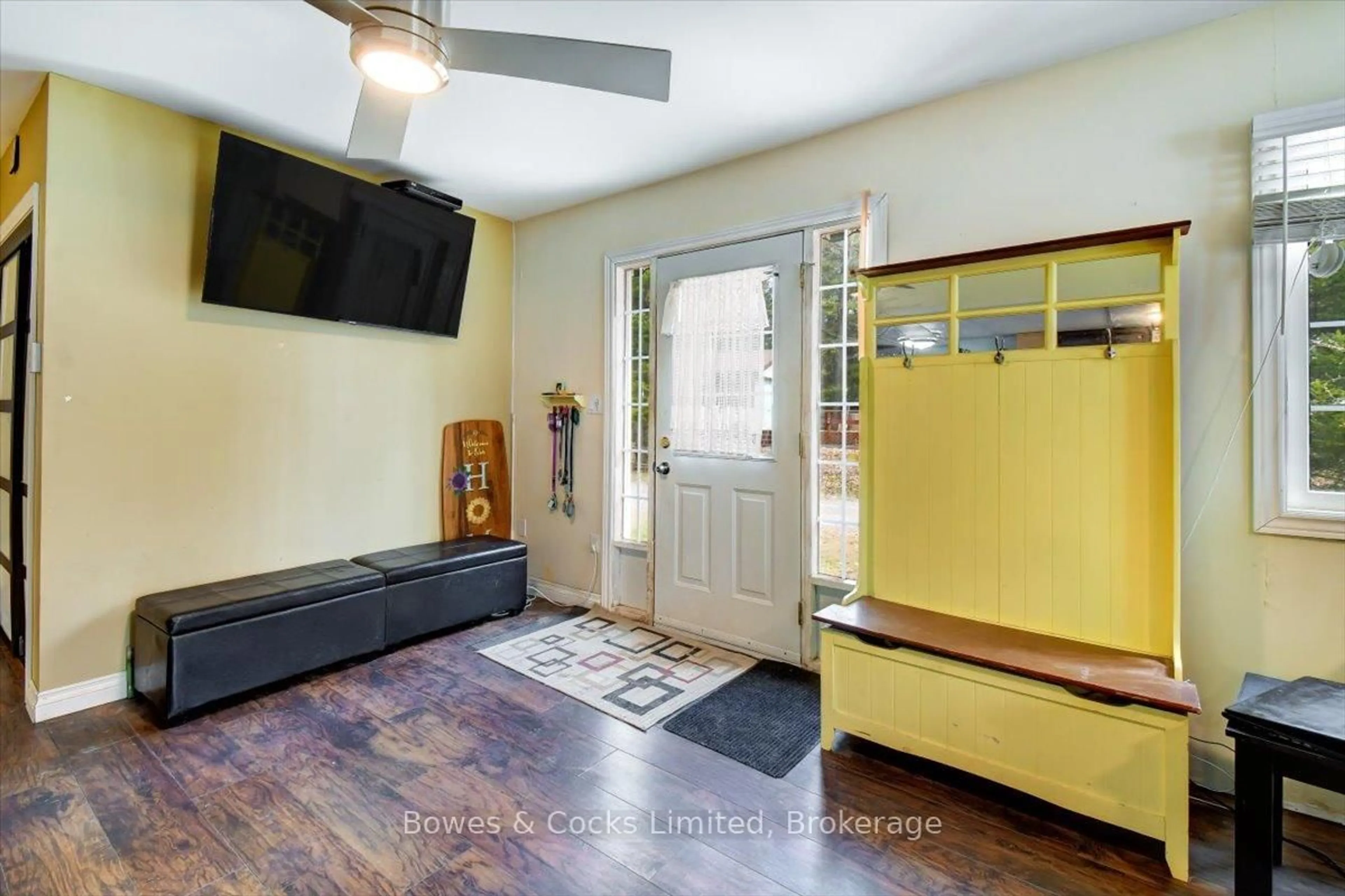 Indoor entryway for 302 Loon Lake Resort, Madoc Ontario K0K 2K0