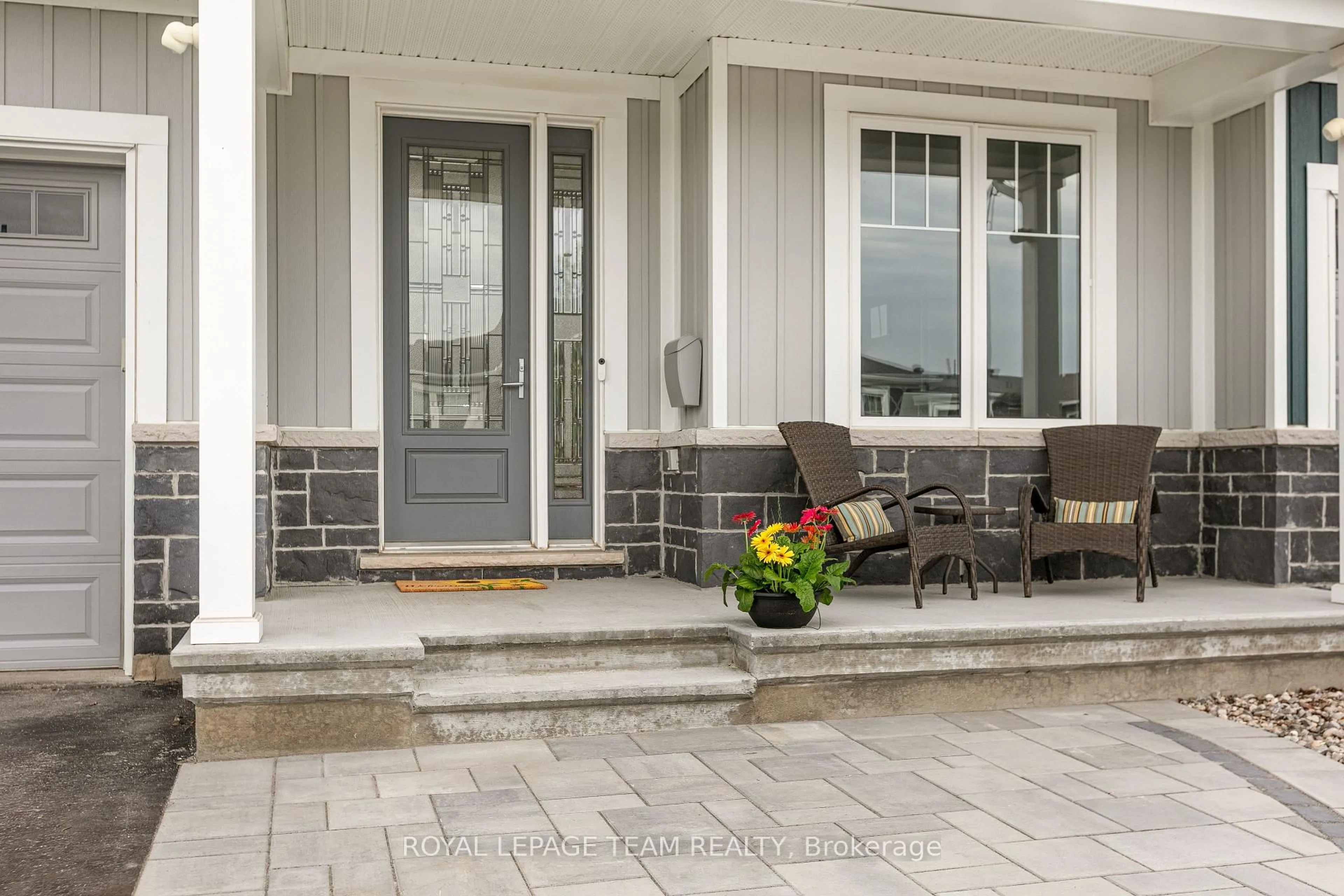 Patio, street for 773 Coast Circ, Manotick Ontario K4M 0N5