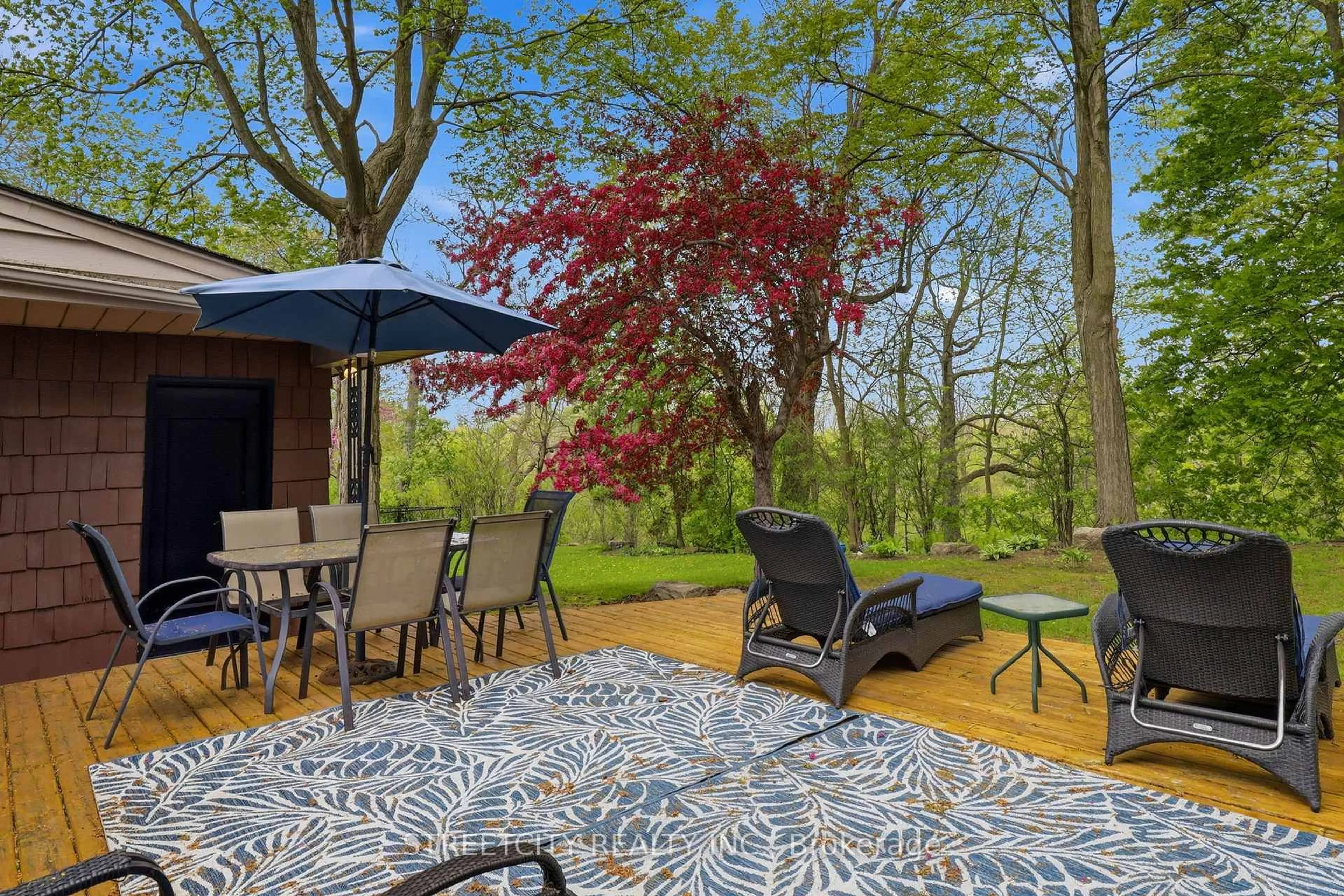 Patio, water/lake/river/ocean view for 4 Briarhill Pl, London East Ontario N5Y 1P7