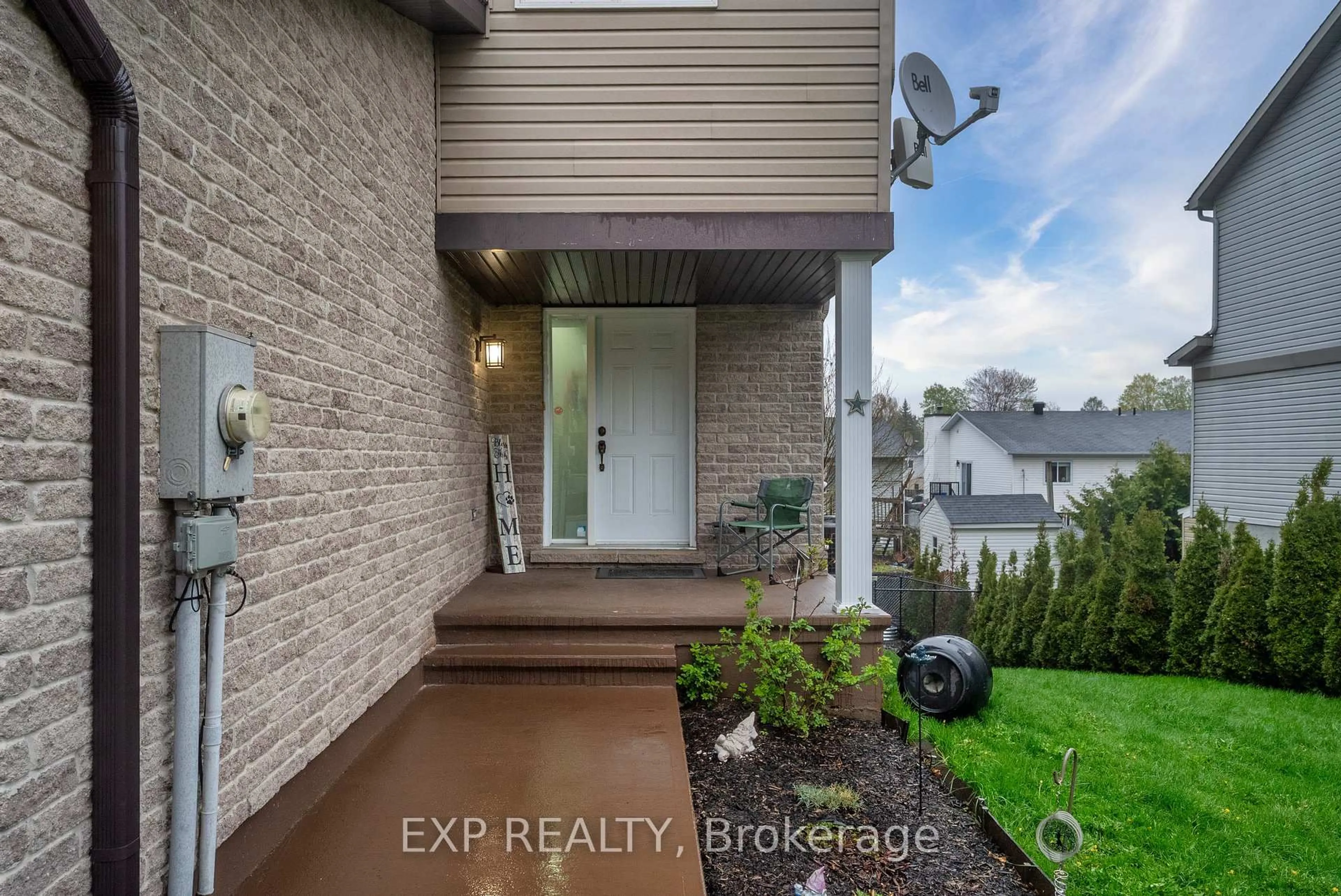 Indoor entryway for 939 Payer St, Clarence-Rockland Ontario K4K 1N2