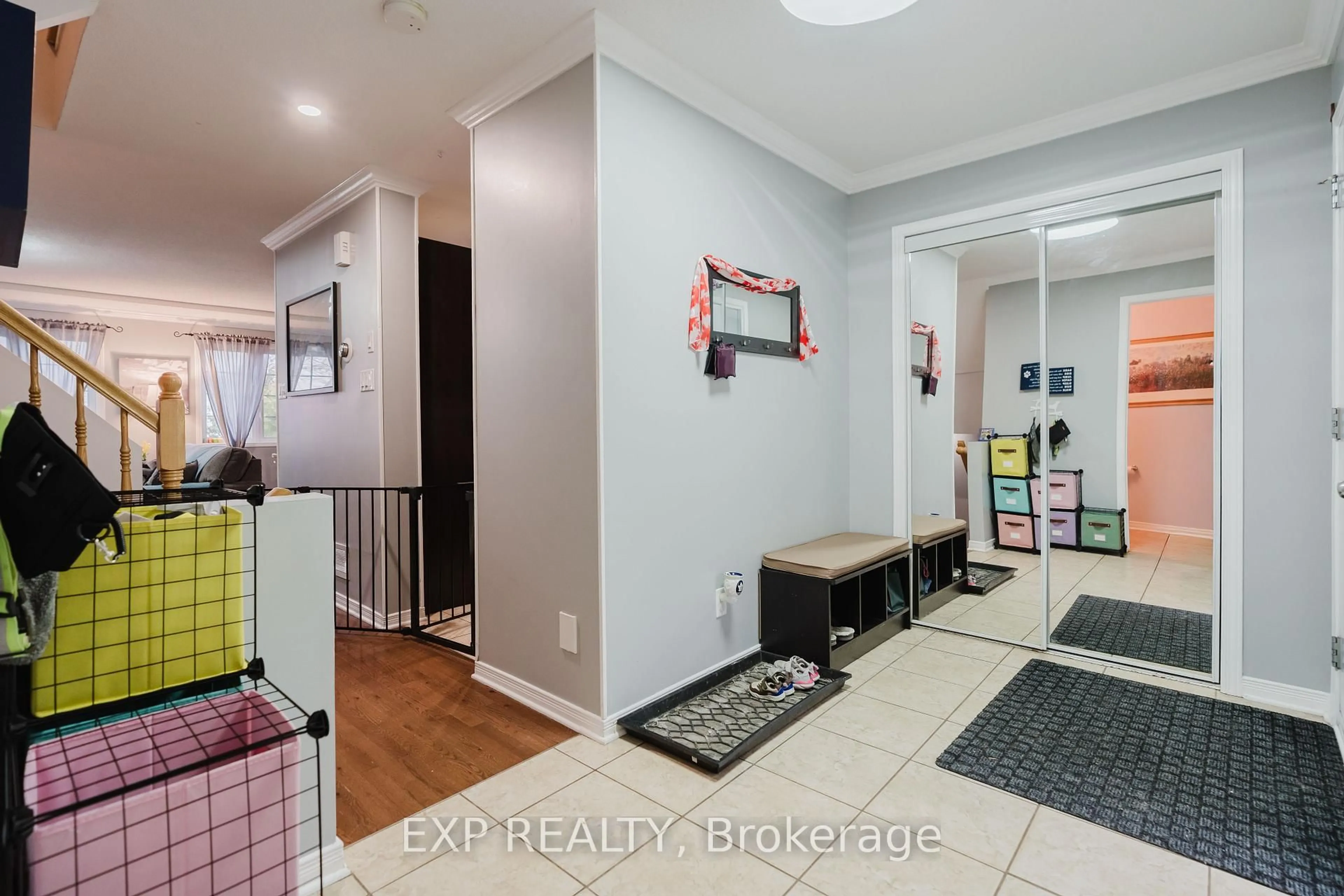 Indoor entryway for 939 Payer St, Clarence-Rockland Ontario K4K 1N2