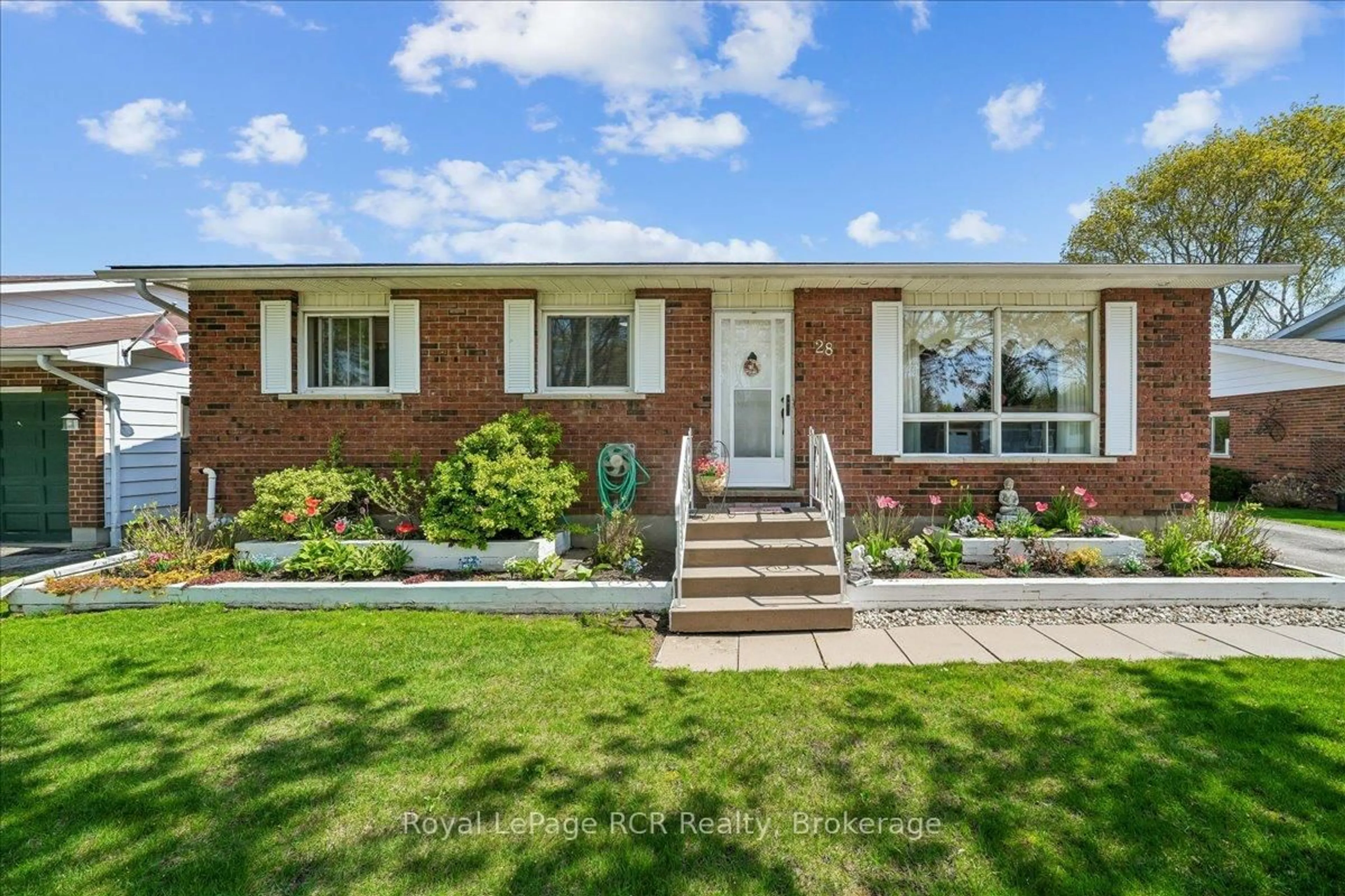 Home with brick exterior material, street for 28 Centennial Ht Crt, Meaford Ontario N4L 1E5