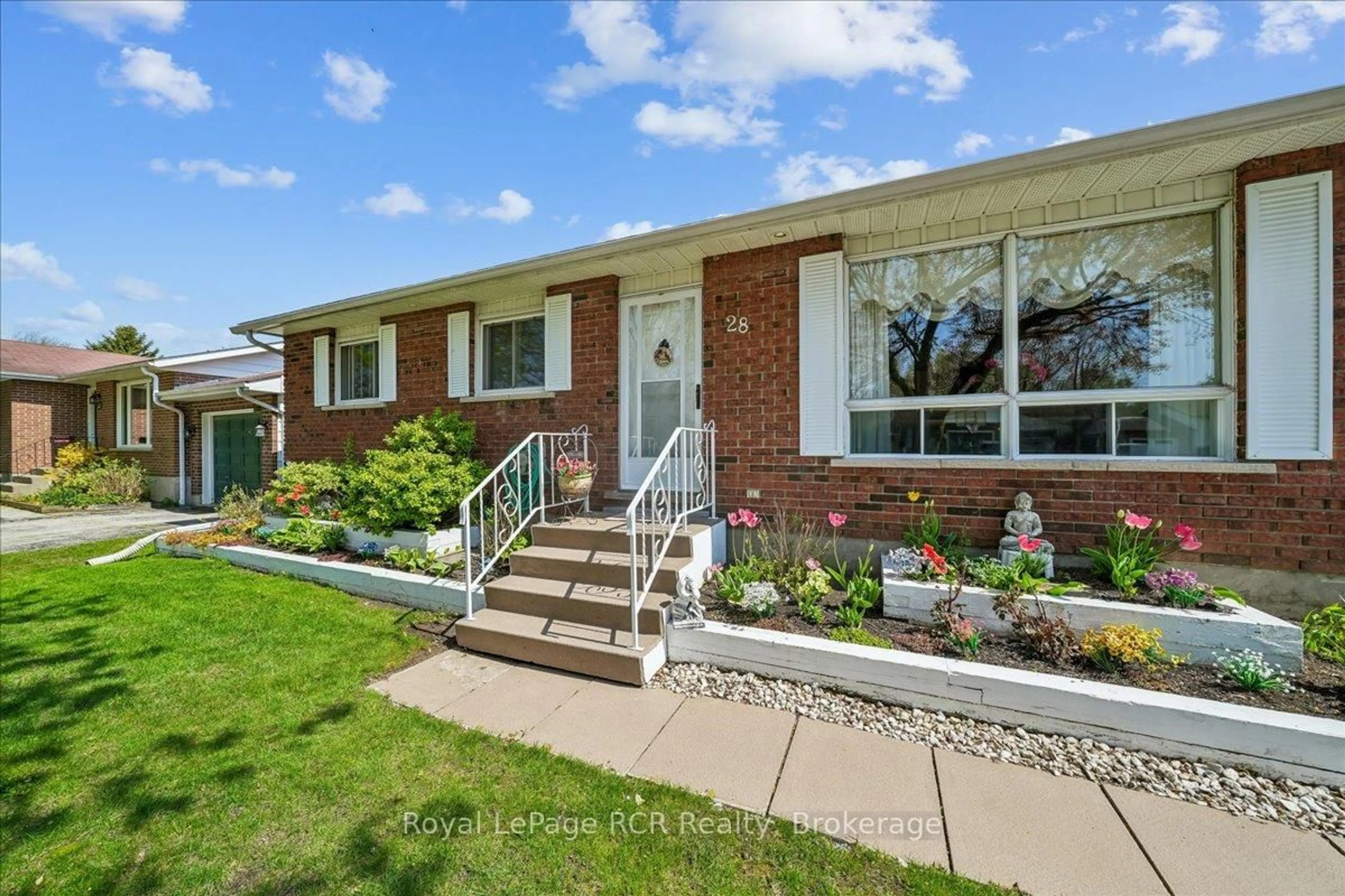 Home with brick exterior material, street for 28 Centennial Ht Crt, Meaford Ontario N4L 1E5