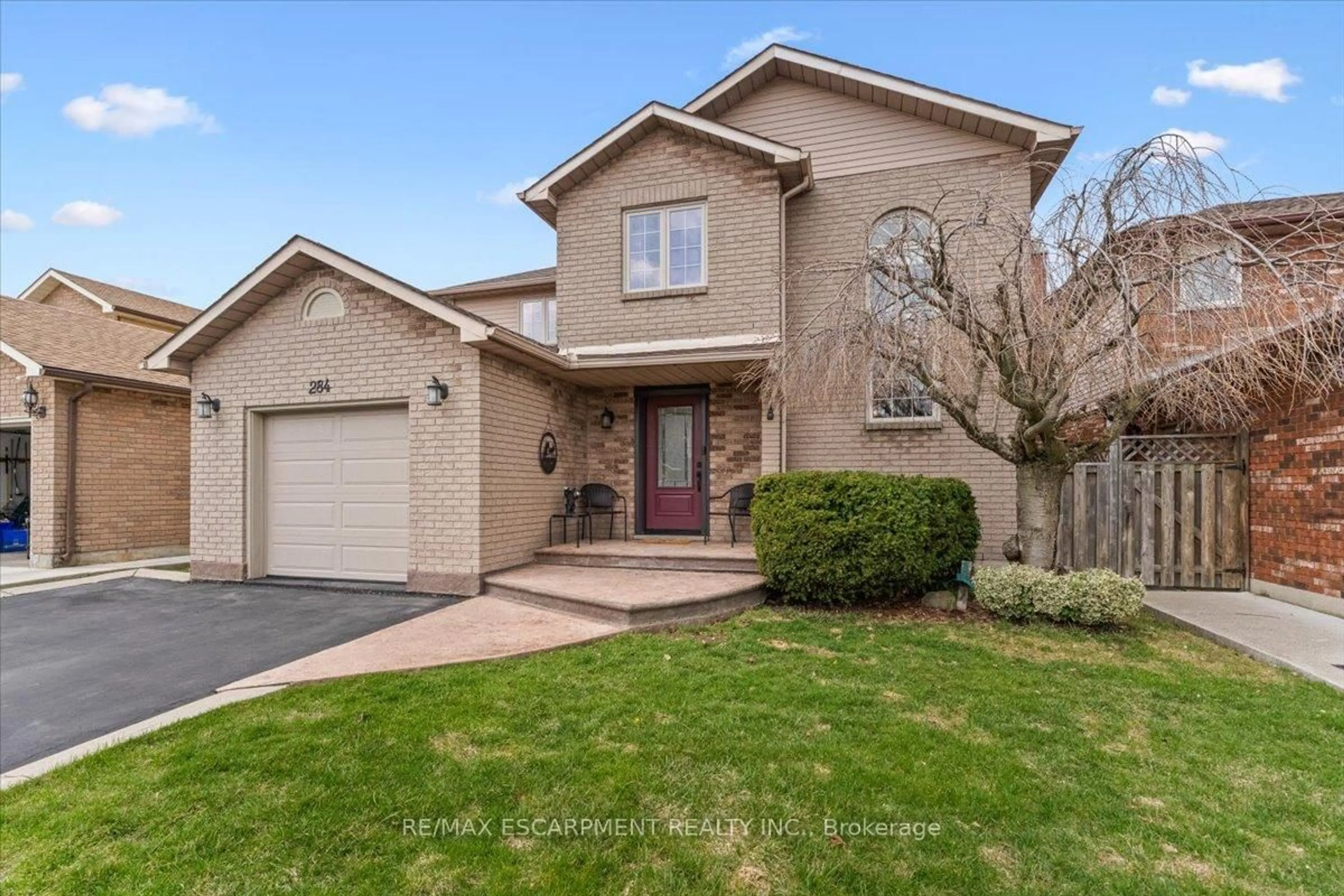 Home with brick exterior material, street for 284 DELANCEY Blvd, Hamilton Ontario L9B 1Y9