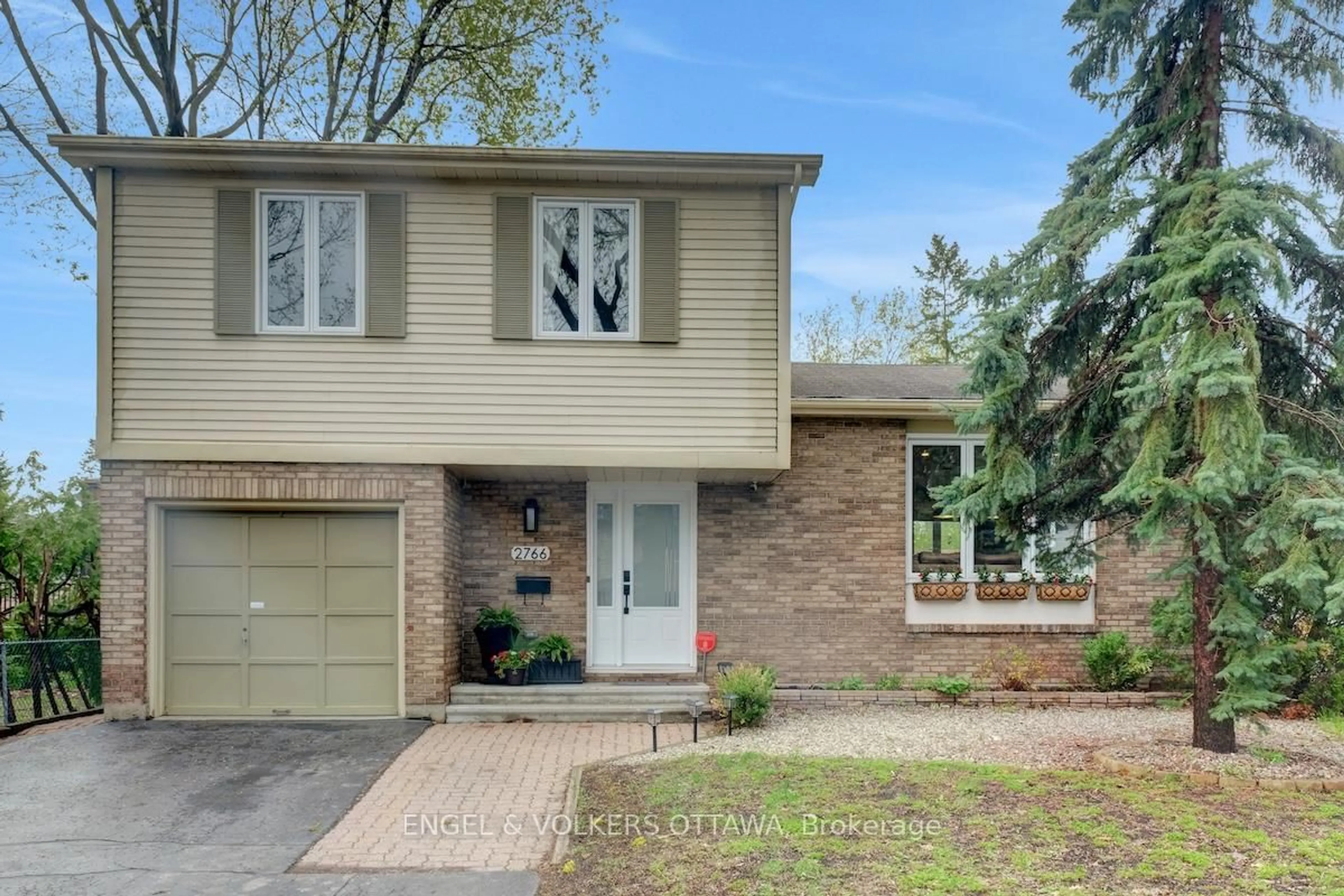 Home with brick exterior material, street for 2766 Harwood Ave, Ottawa Ontario K2B 8H7
