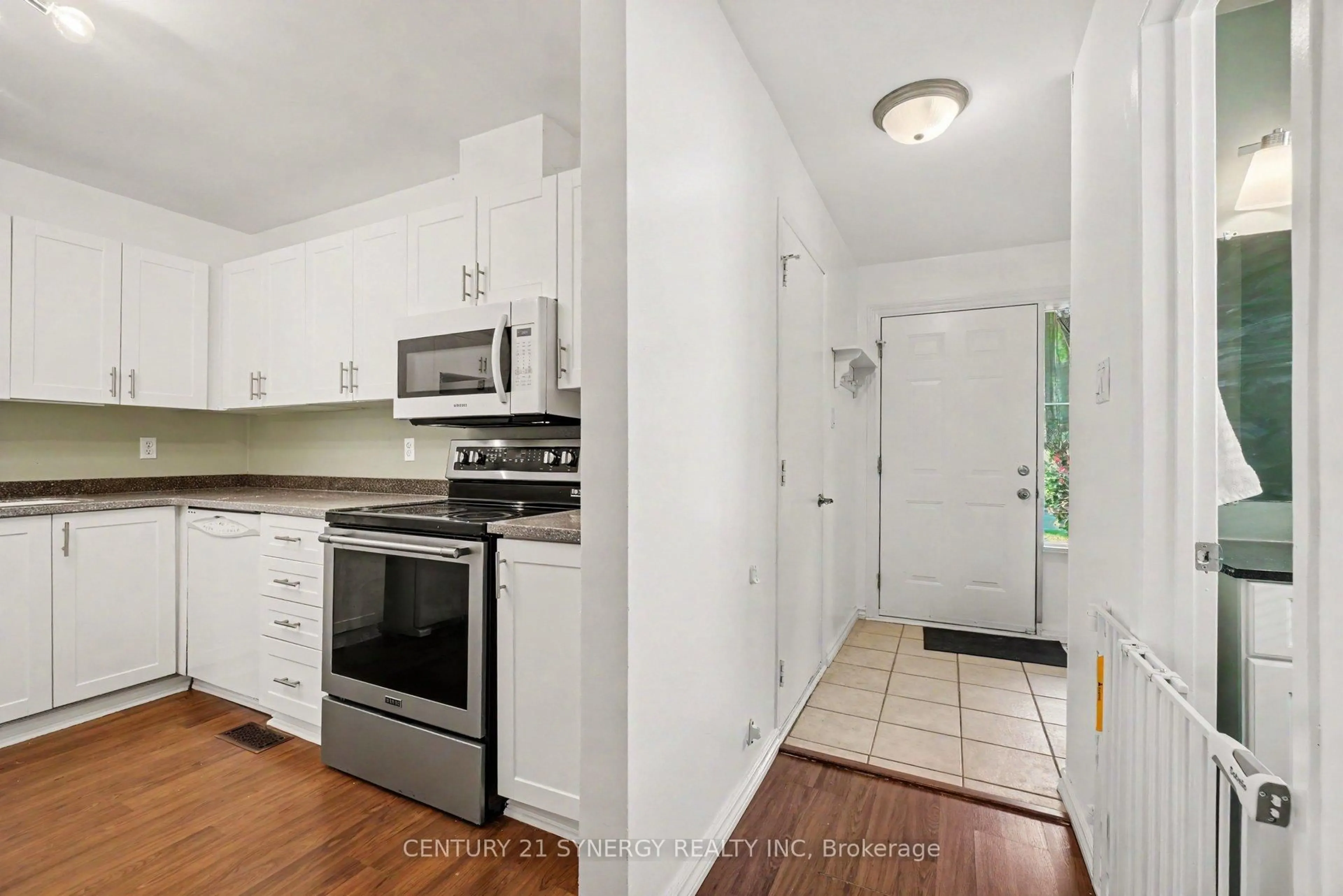 Standard kitchen, unknown for 373 Monica Cres, Orleans Ontario K1E 3N9