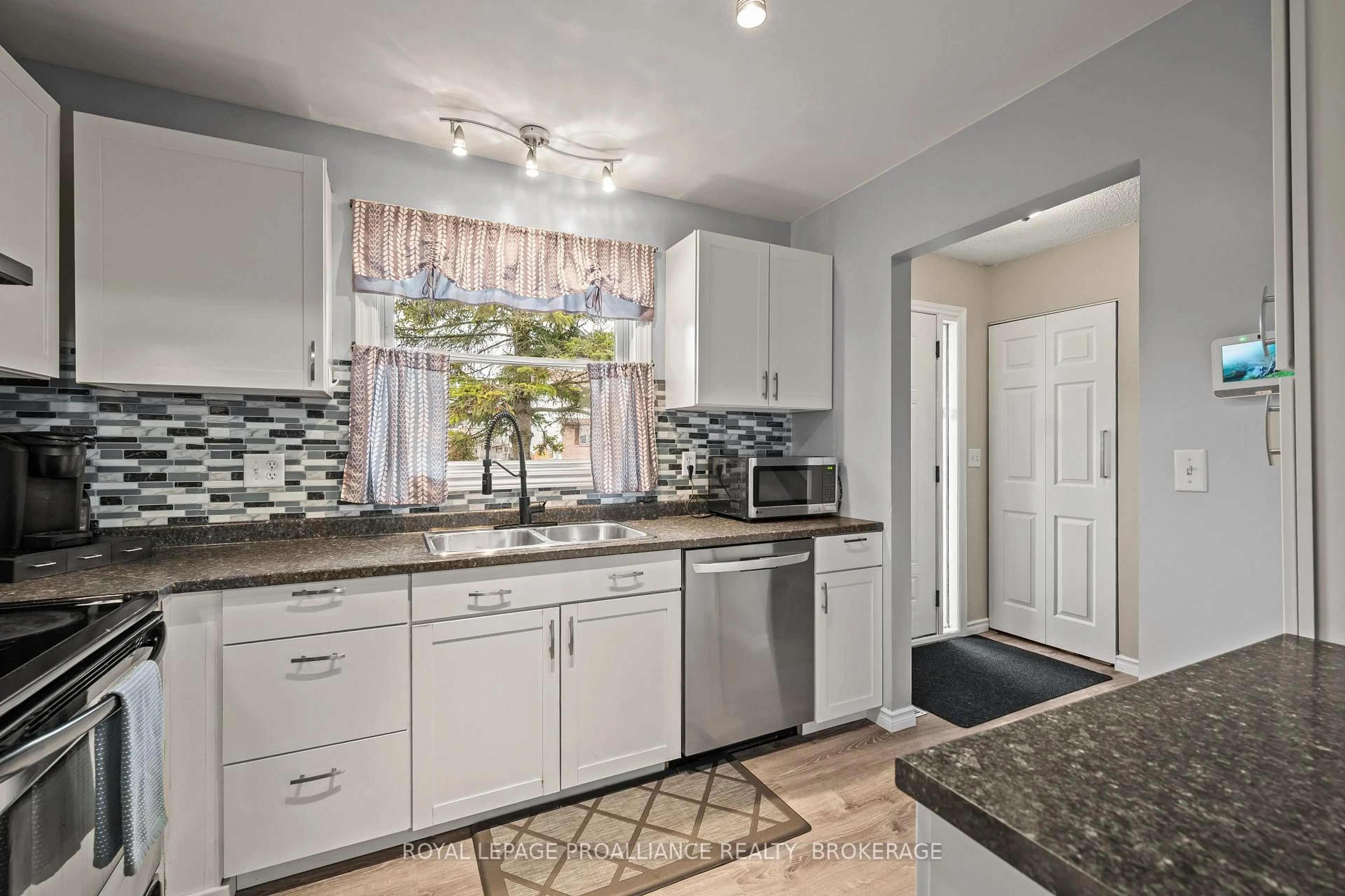 Open concept kitchen, ceramic/tile floor for 884 Larchwood Cres, Kingston Ontario K7P 2P7