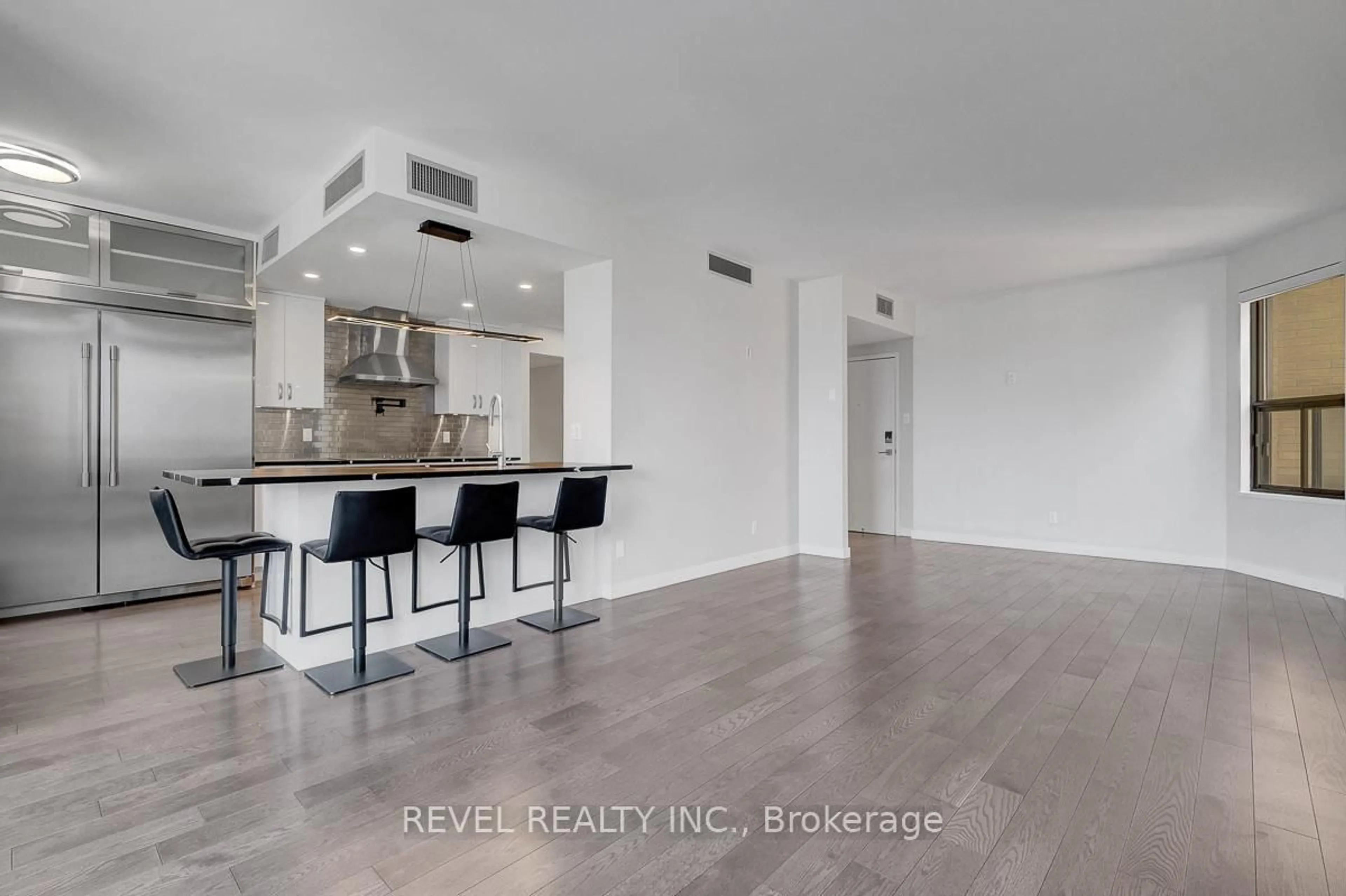 Open concept kitchen, ceramic/tile floor for 556 Laurier Ave #2101, Ottawa Ontario K1R 7X2