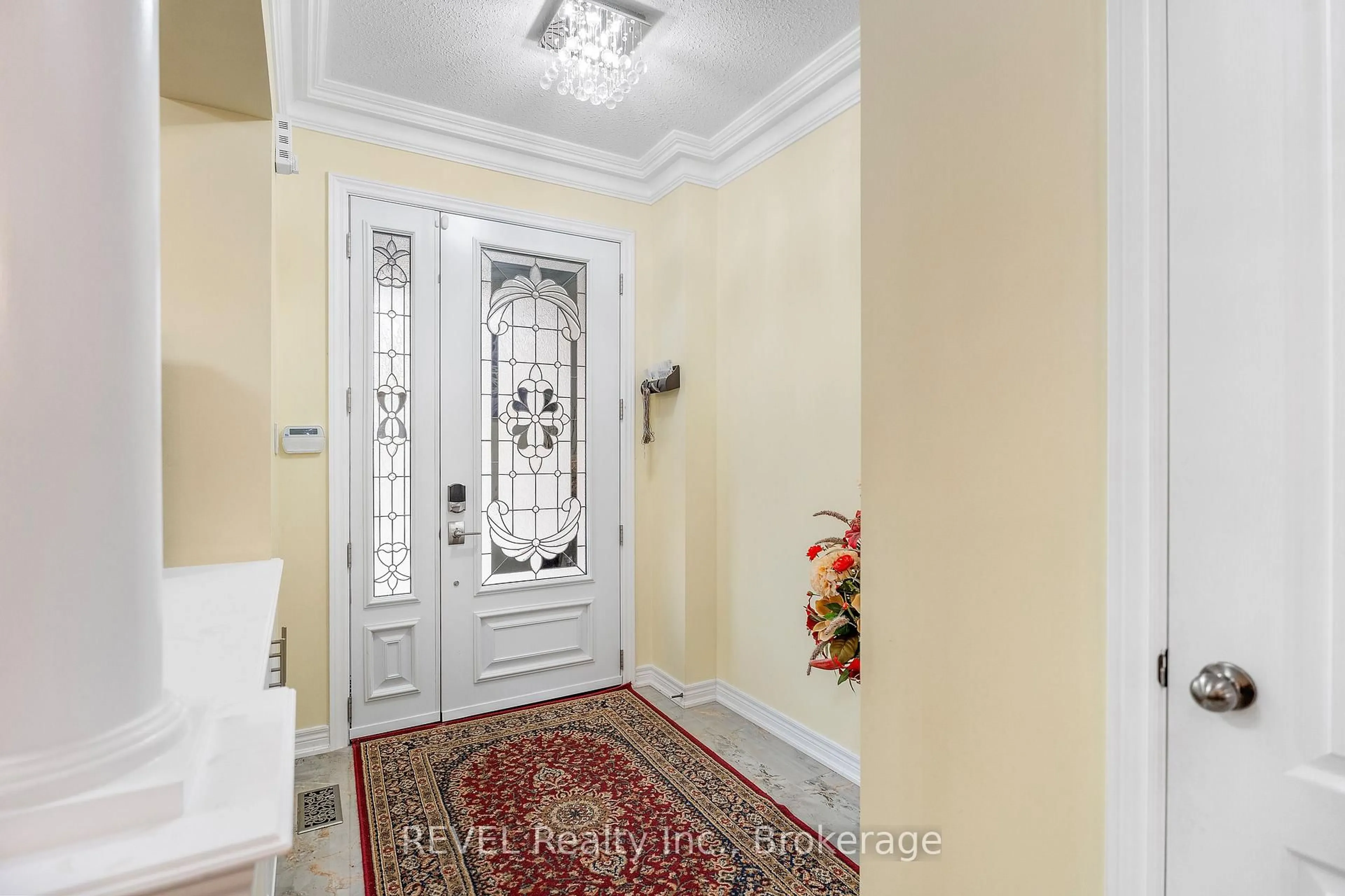 Indoor entryway for 8892 KUDLAC St, Niagara Falls Ontario L2H 0C5