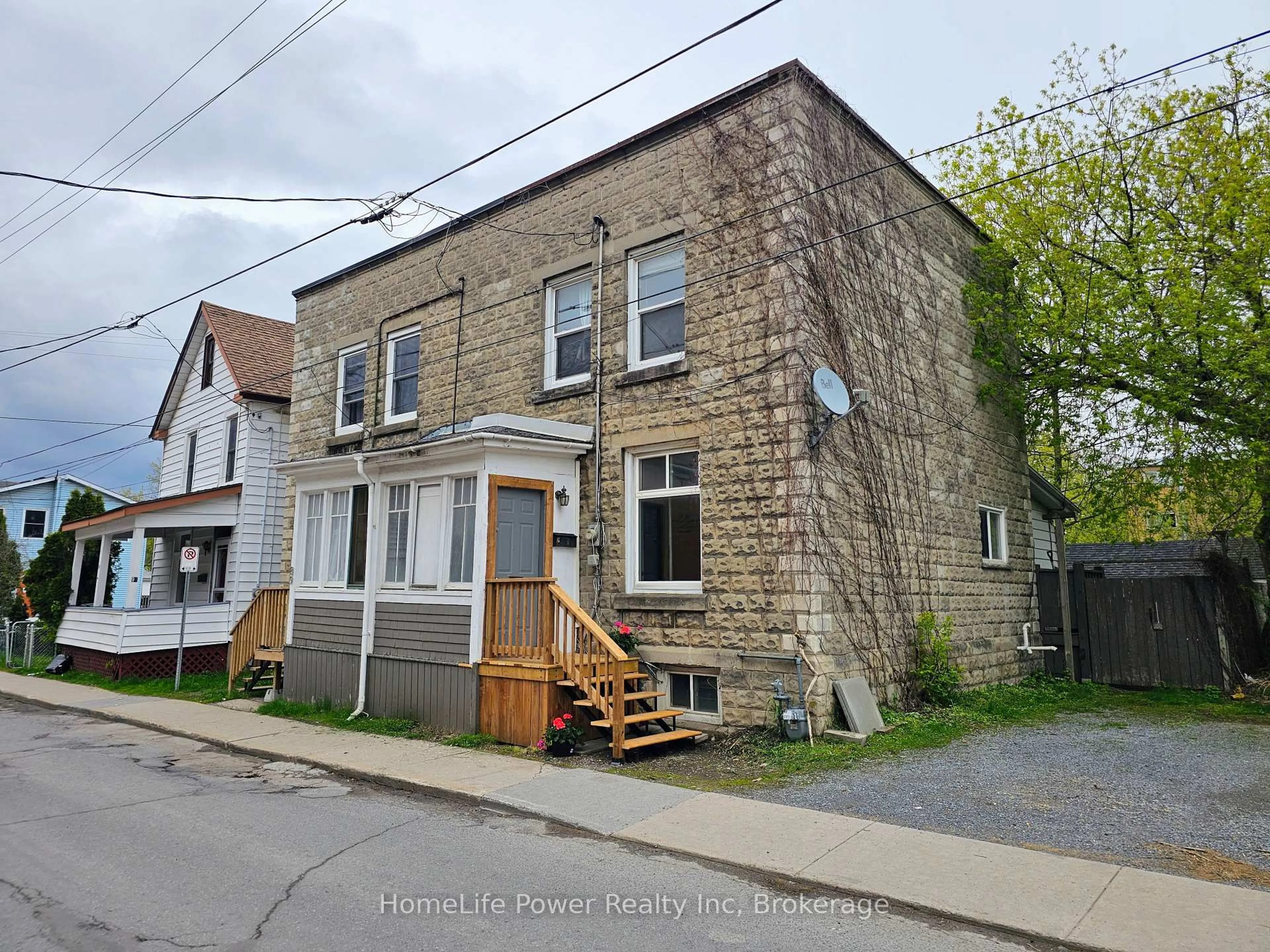 Home with brick exterior material, street for 87 Chatham St, Kingston Ontario K7K 4H1