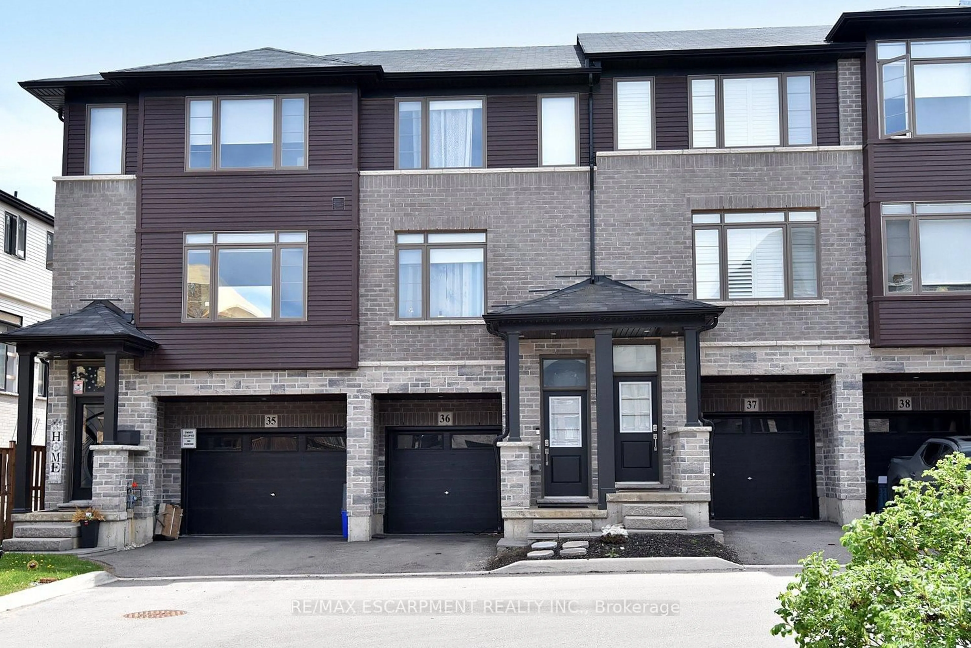 Home with brick exterior material, street for 5000 Connor Dr #36, Lincoln Ontario L3J 0T4