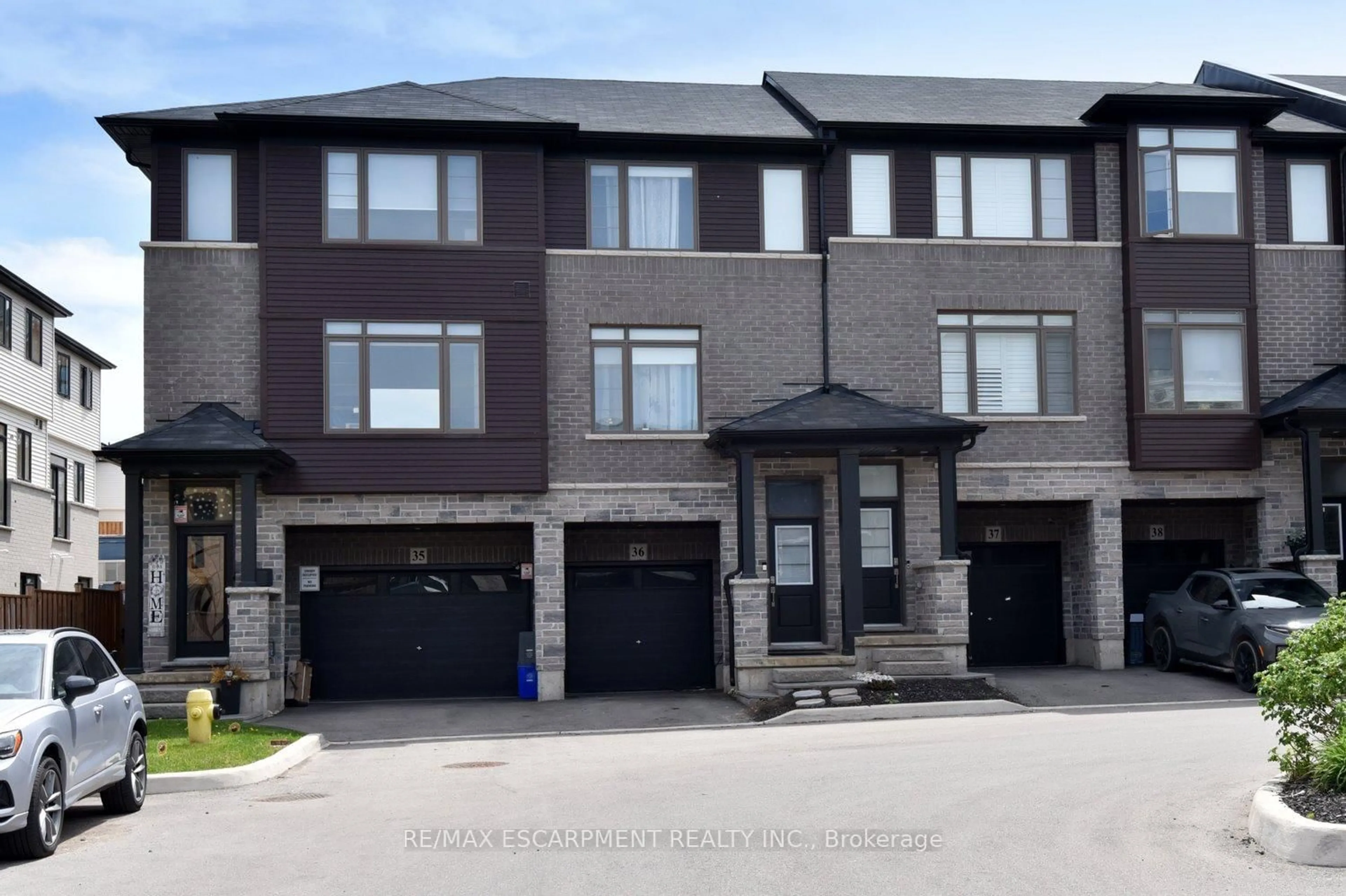 Home with brick exterior material, street for 5000 Connor Dr #36, Lincoln Ontario L3J 0T4