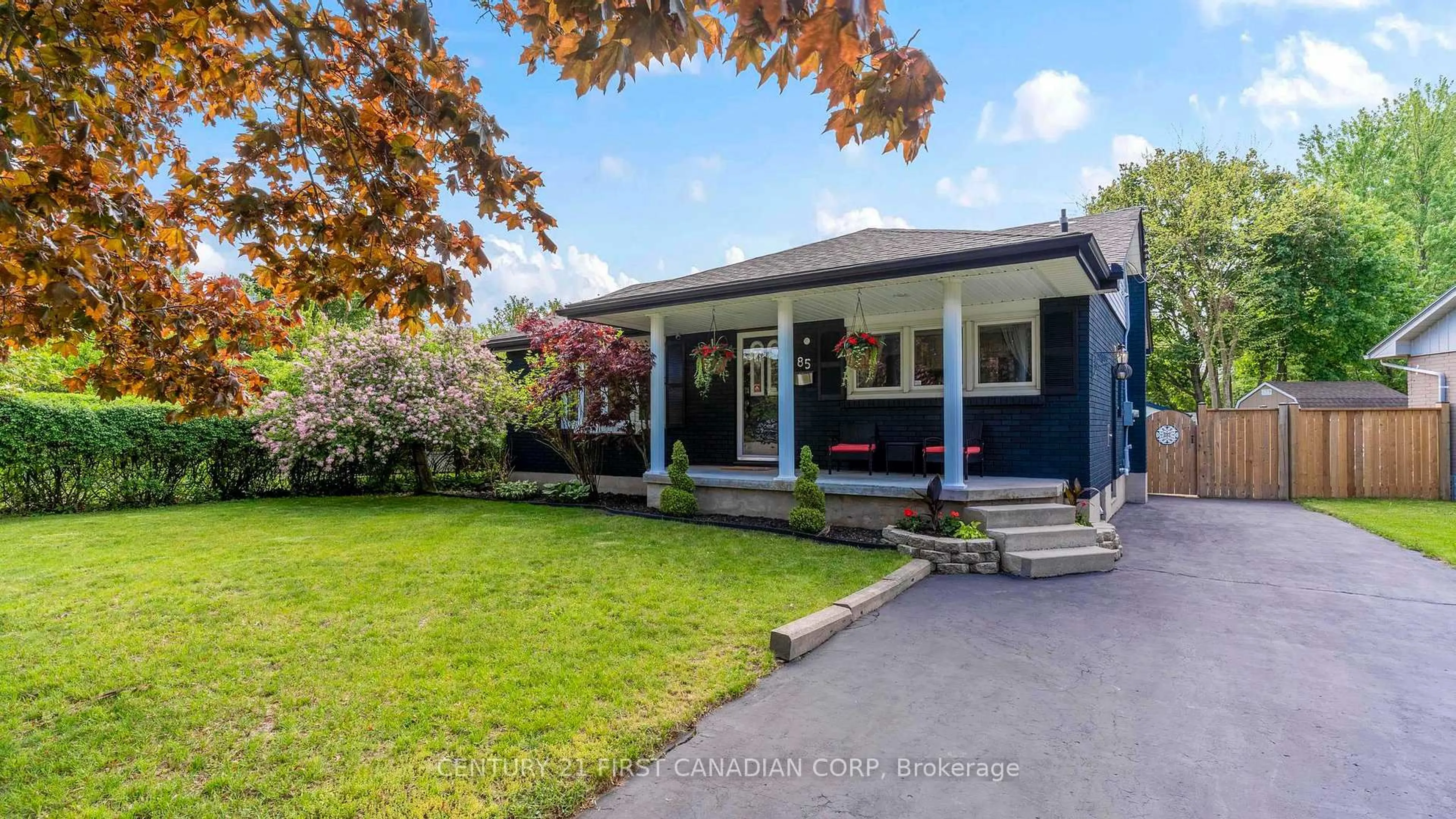 A pic from outside/outdoor area/front of a property/back of a property/a pic from drone, street for 85 Algonquin Cres, London East Ontario N5W 1N3