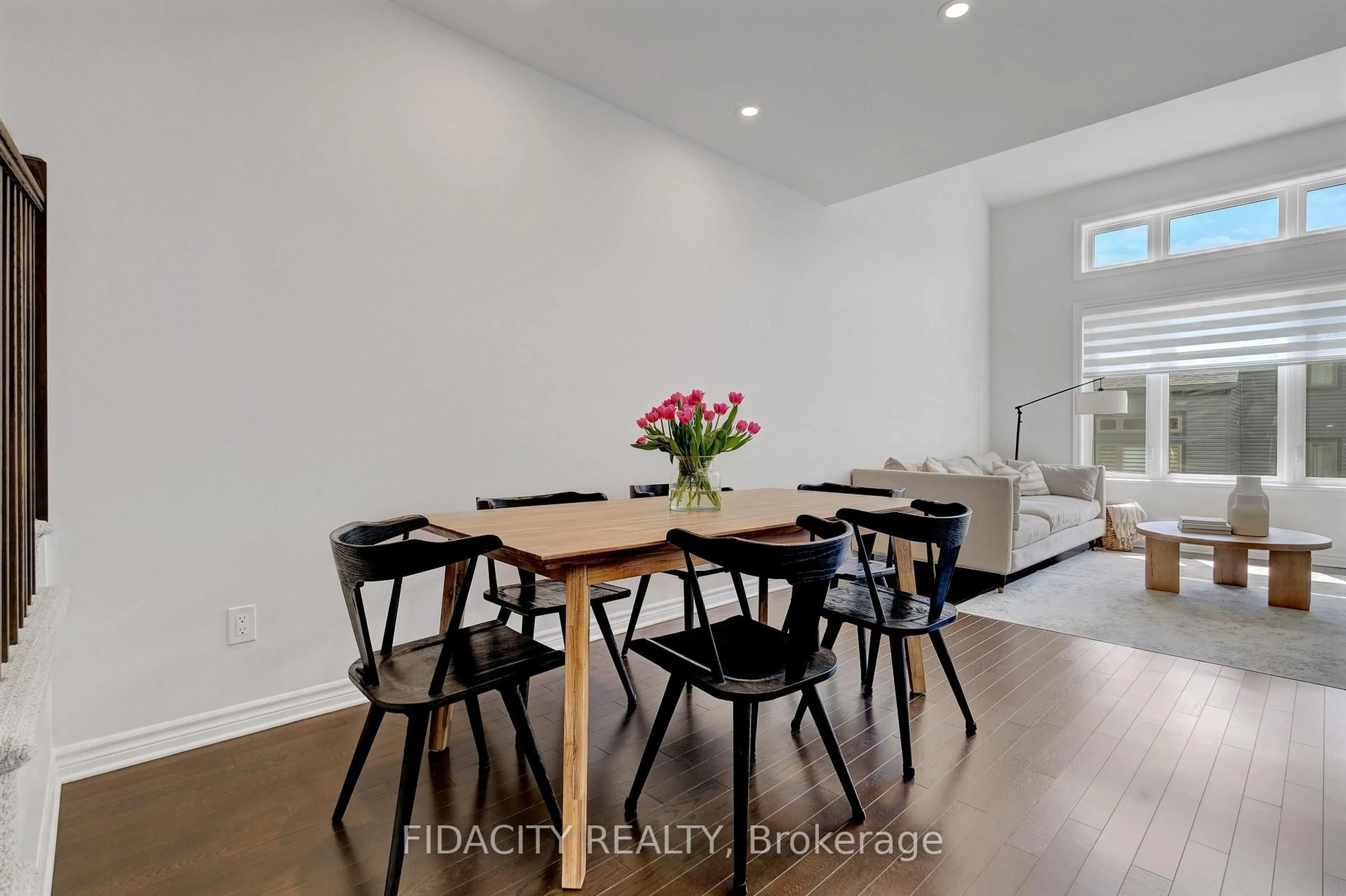 Dining room, wood/laminate floor for 1005 Kijik Cres, Ottawa Ontario K1X 0G9