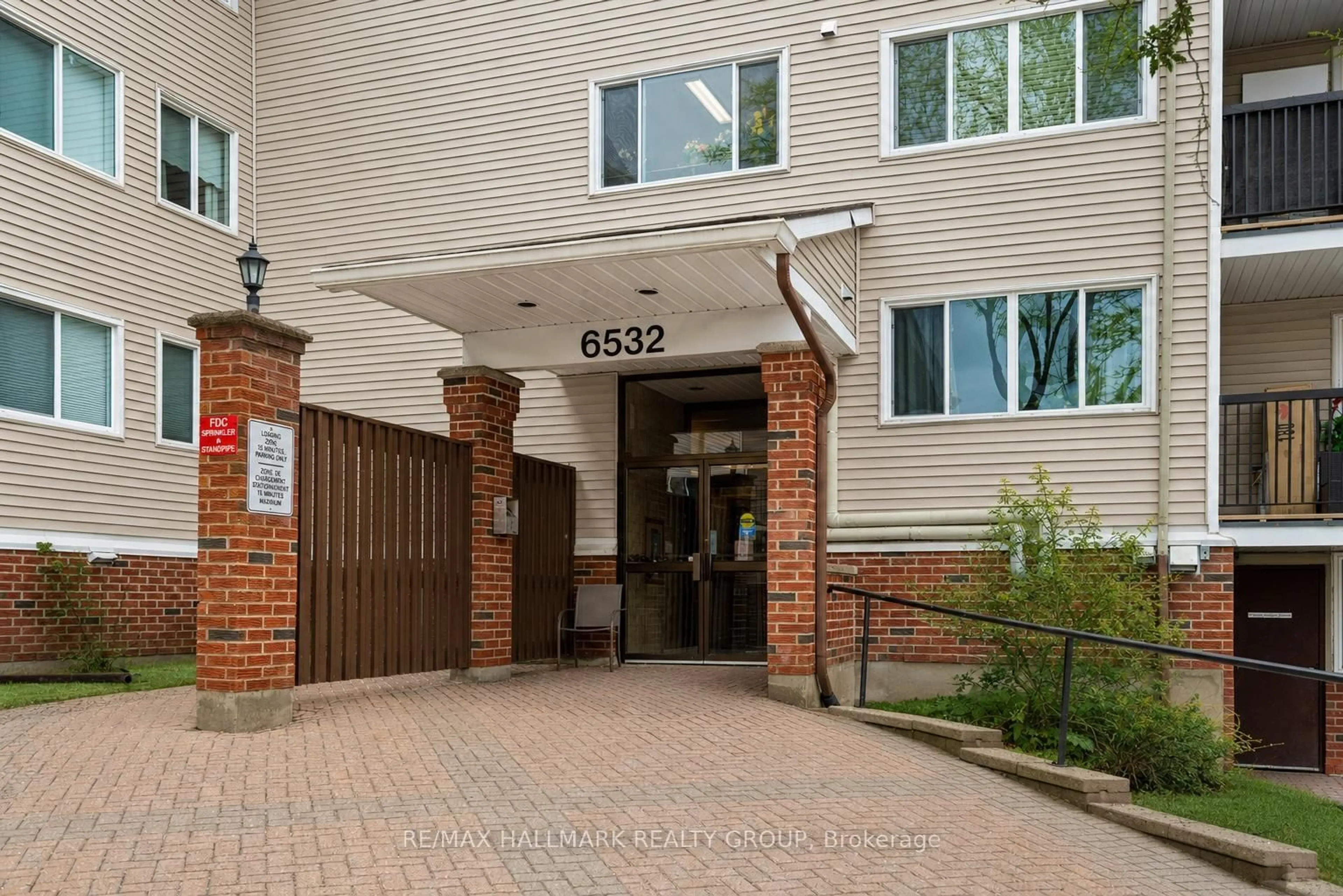 Unknown for 6532 Bilberry Dr #315, Ottawa Ontario K1C 4N9