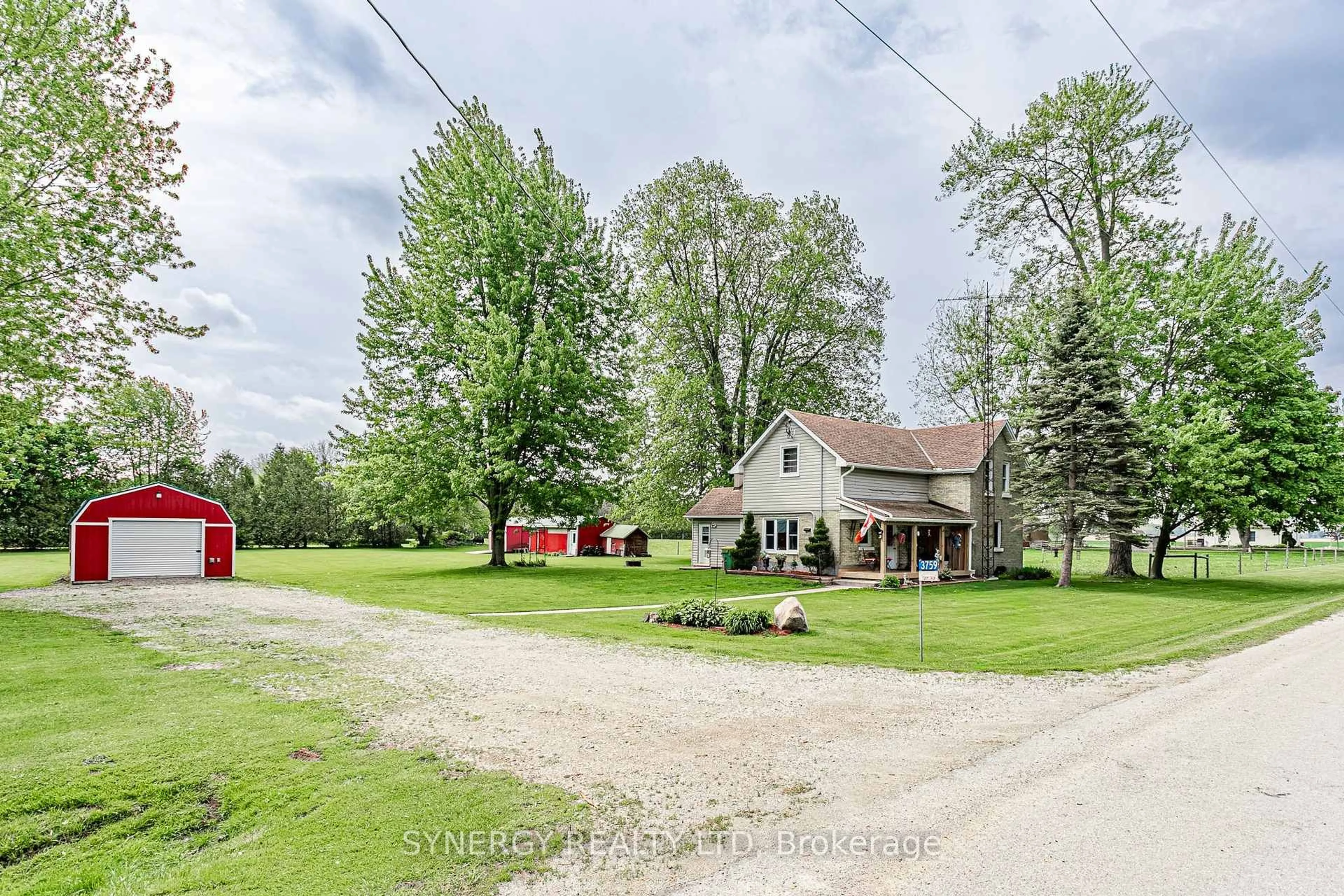 A pic from outside/outdoor area/front of a property/back of a property/a pic from drone, street for 3759 Trillium Dr, Southwest Middlesex Ontario N0L 1M0