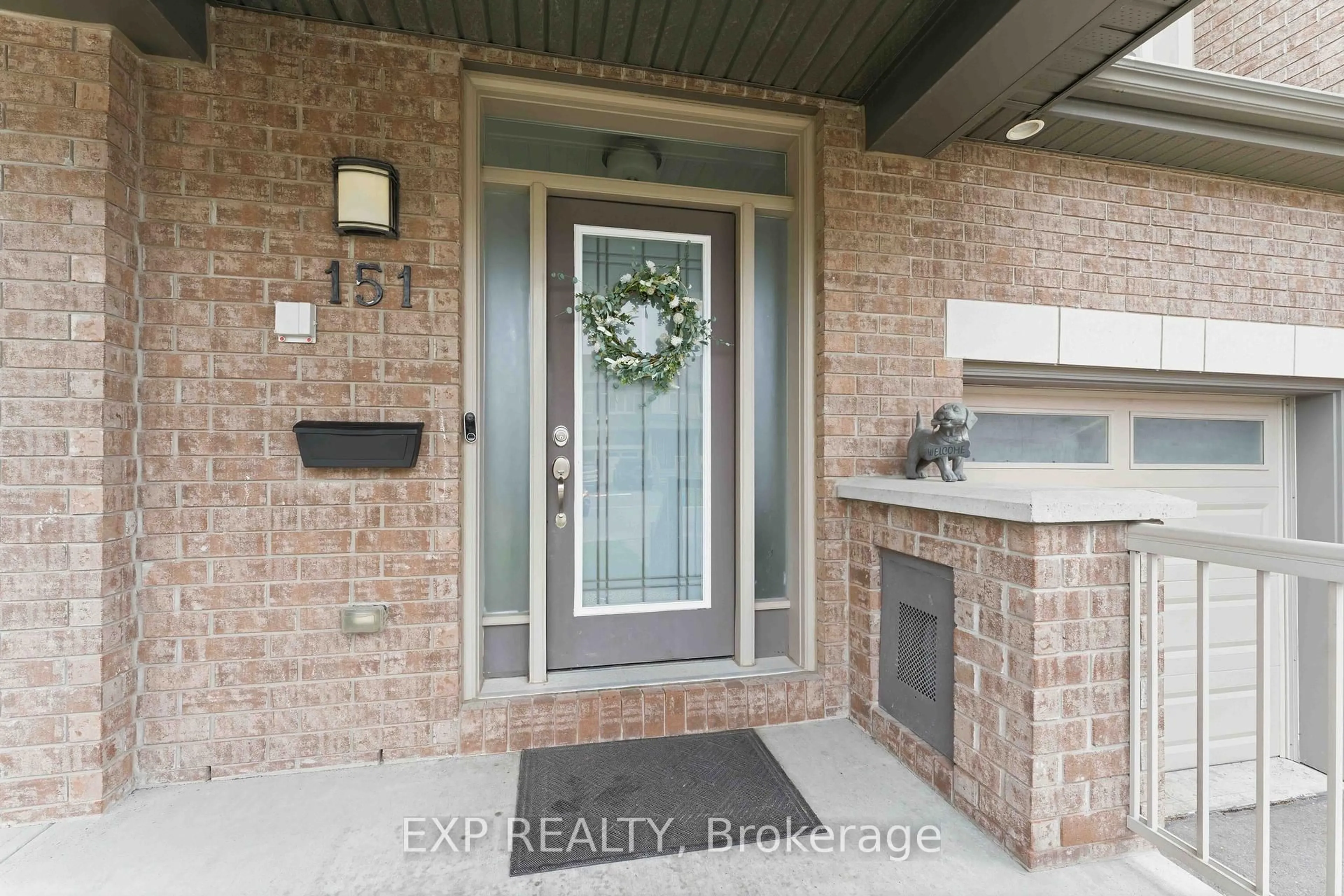 Indoor entryway for 151 Hawkshaw Cres, Ottawa Ontario K2J 5P8
