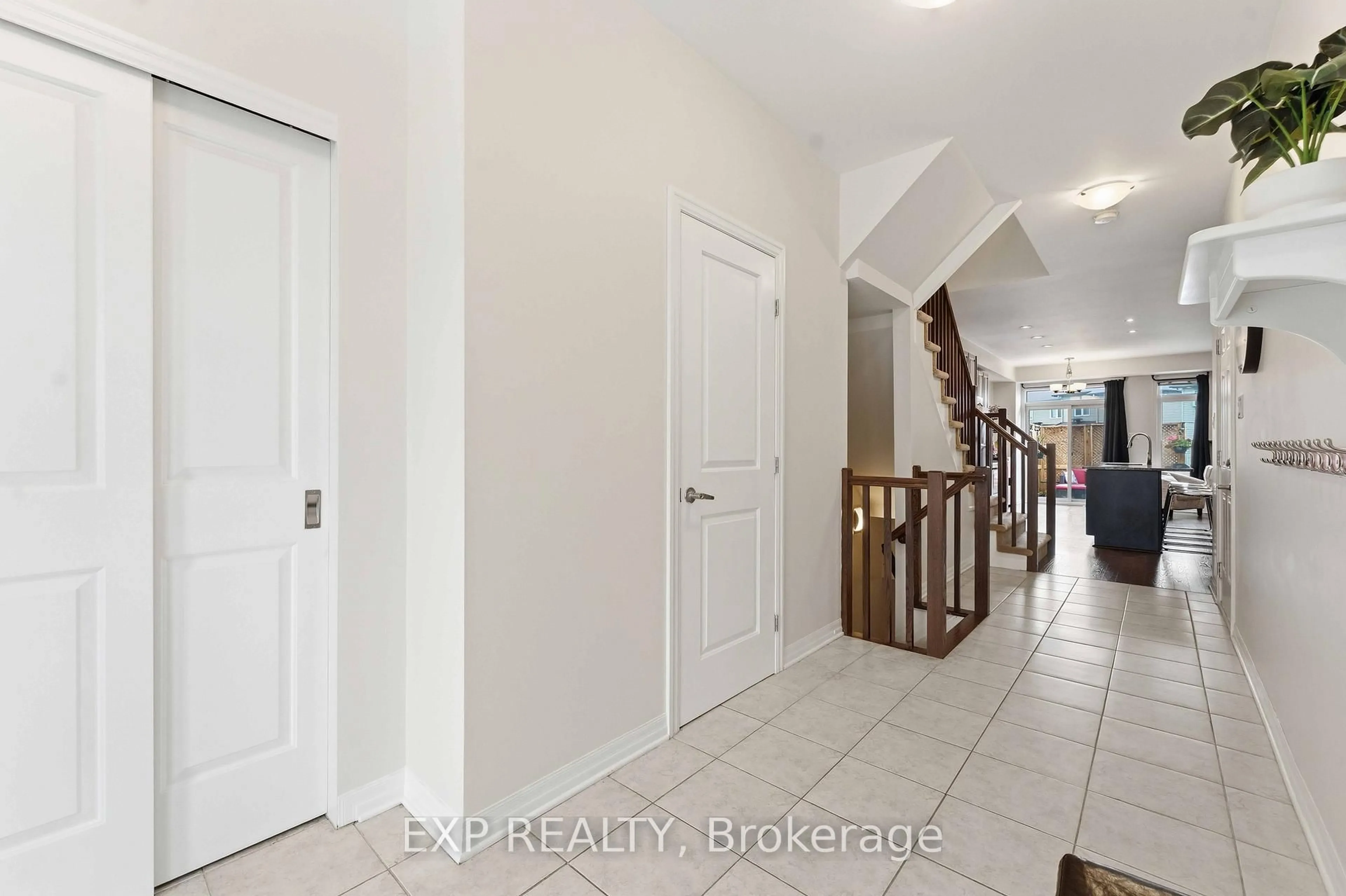 Indoor entryway for 151 Hawkshaw Cres, Ottawa Ontario K2J 5P8