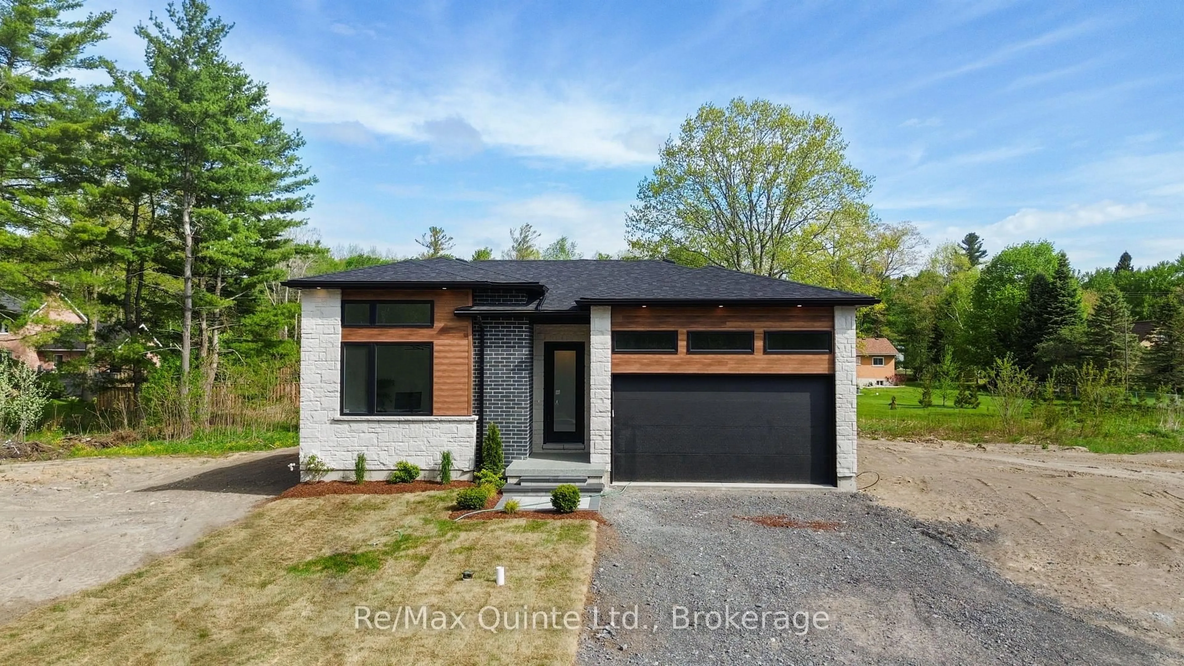 Home with brick exterior material, street for 27 Exeter Crt, Ingleside Ontario K8V 5P4