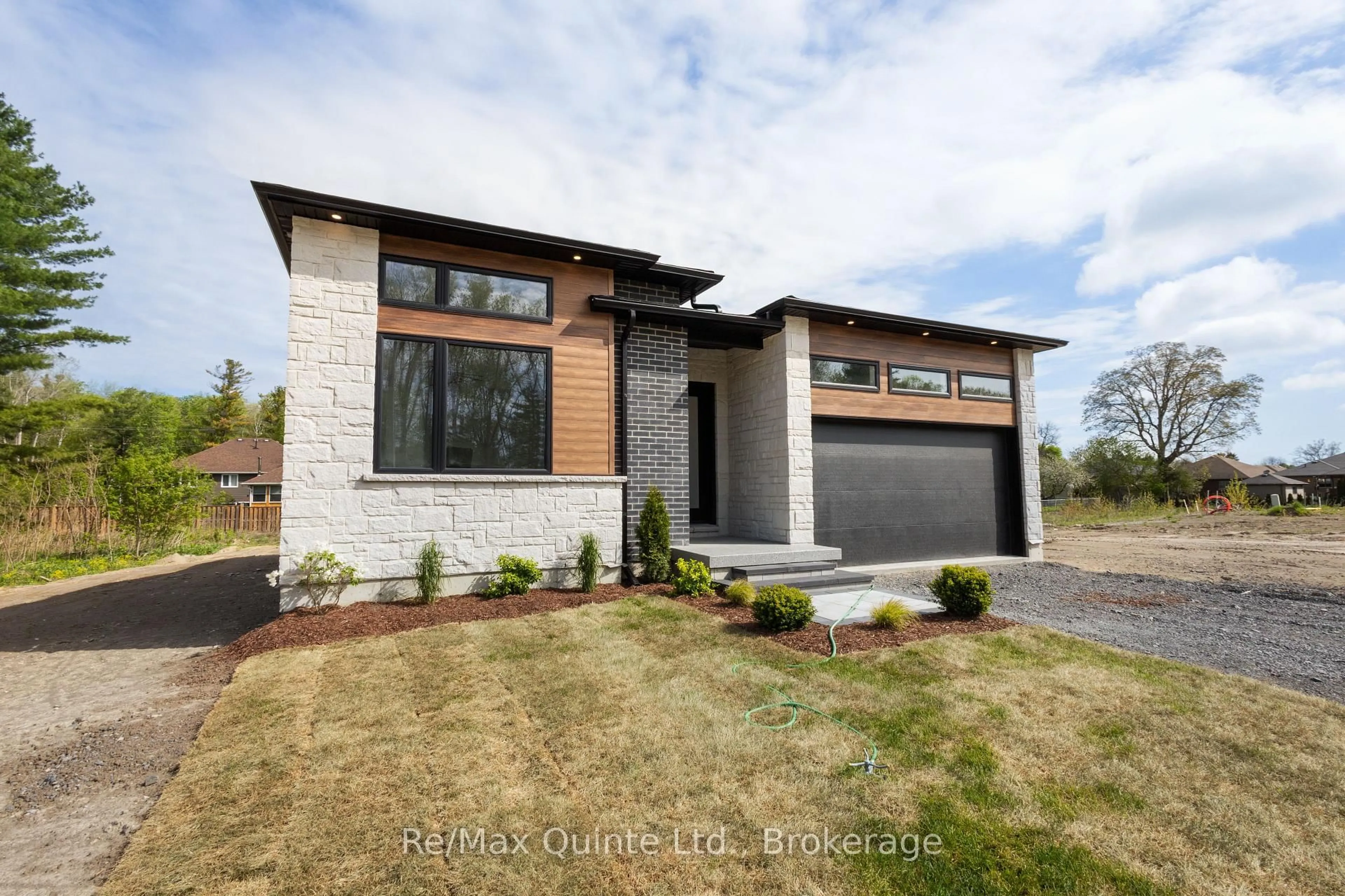 Home with brick exterior material, street for 27 Exeter Crt, Ingleside Ontario K8V 5P4