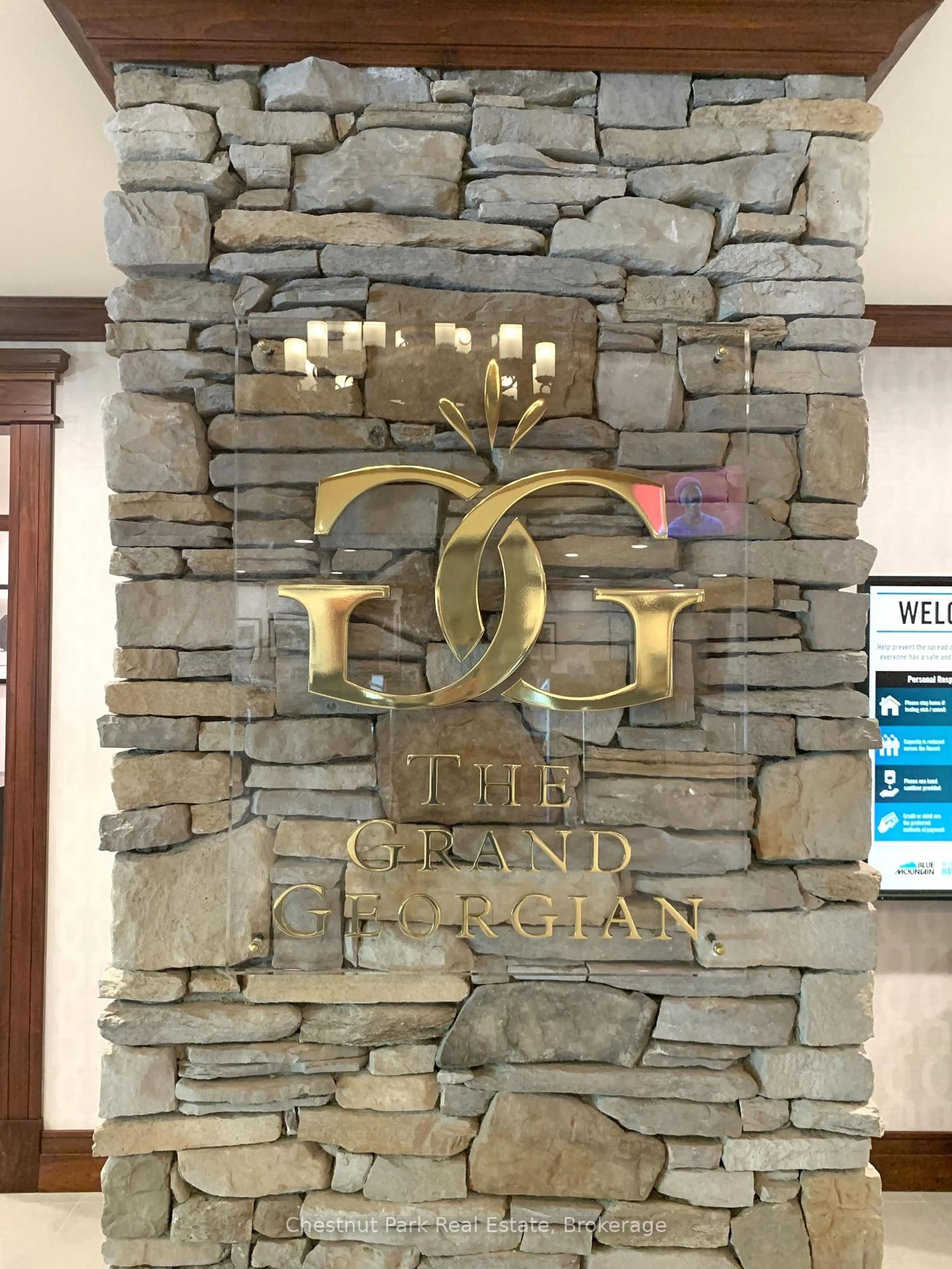 Indoor foyer for 156 Jozo Weider Blvd #449, Blue Mountains Ontario L9Y 0V2