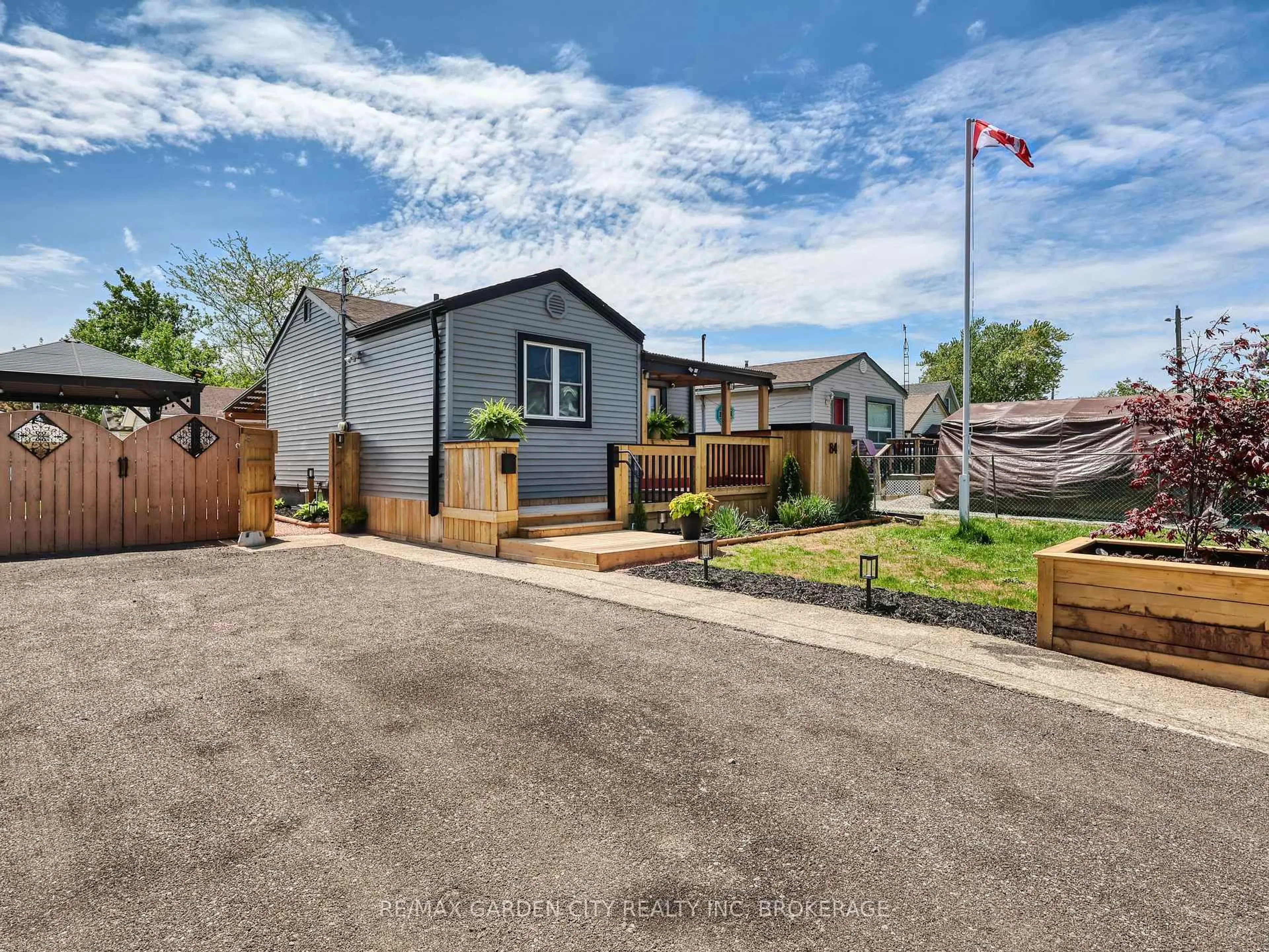 Unknown for 84 Lincoln Ave, St. Catharines Ontario L2P 2C9