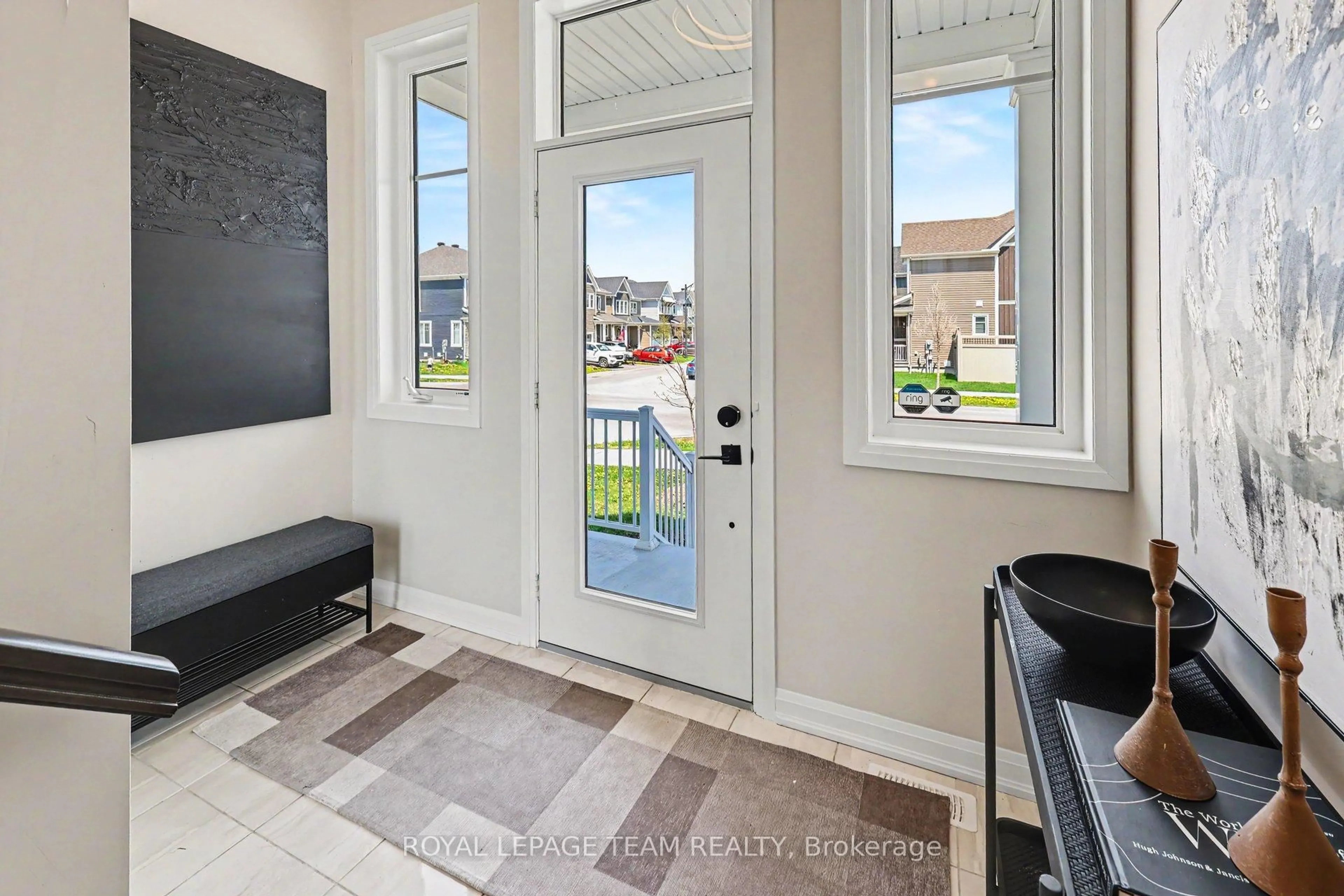 Indoor entryway for 255 Meynell Rd, Munster Ontario K0A 3P0