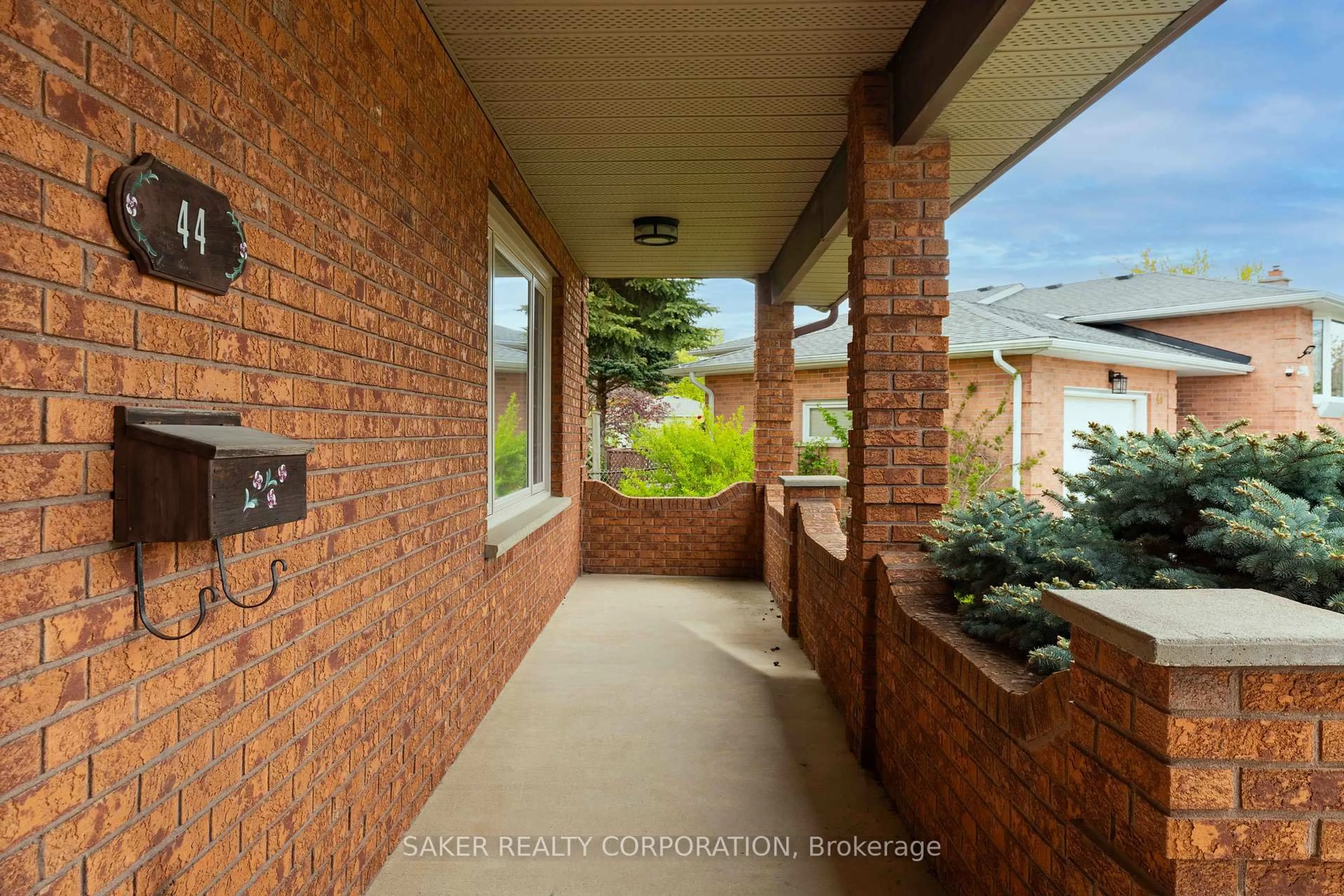 Unknown for 44 Golfview Cres, London South Ontario N6C 5N1