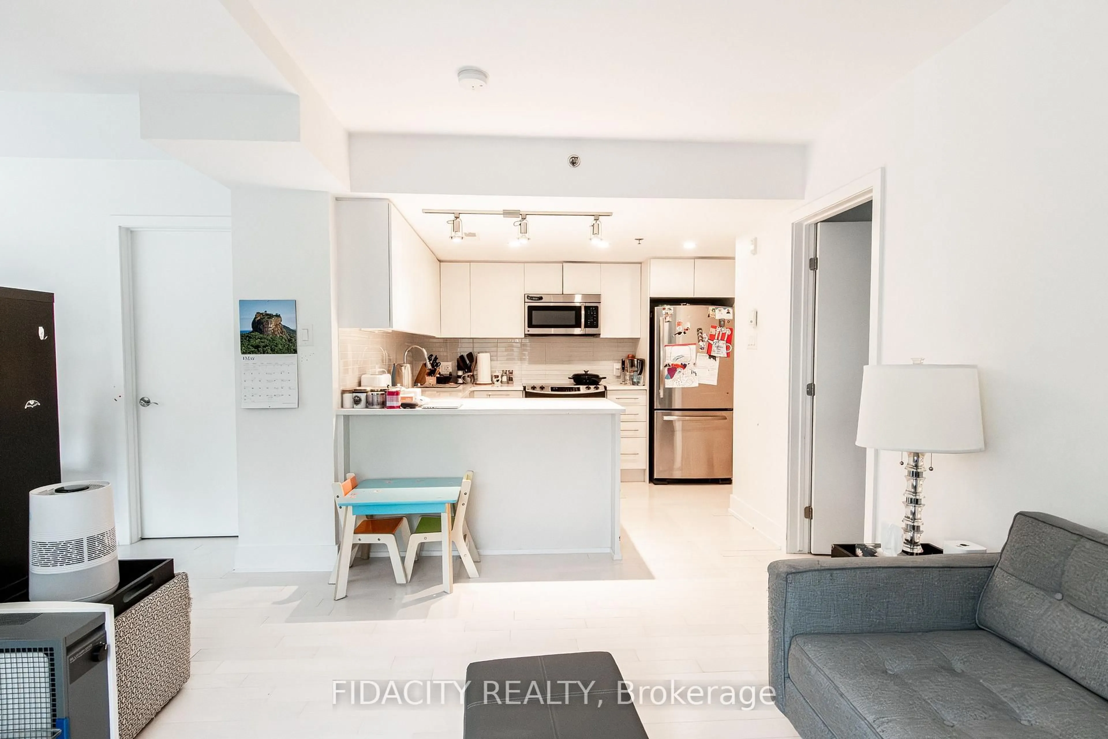 Open concept kitchen, unknown for 88 Richmond Rd #104, Ottawa Ontario K1Z 0B3