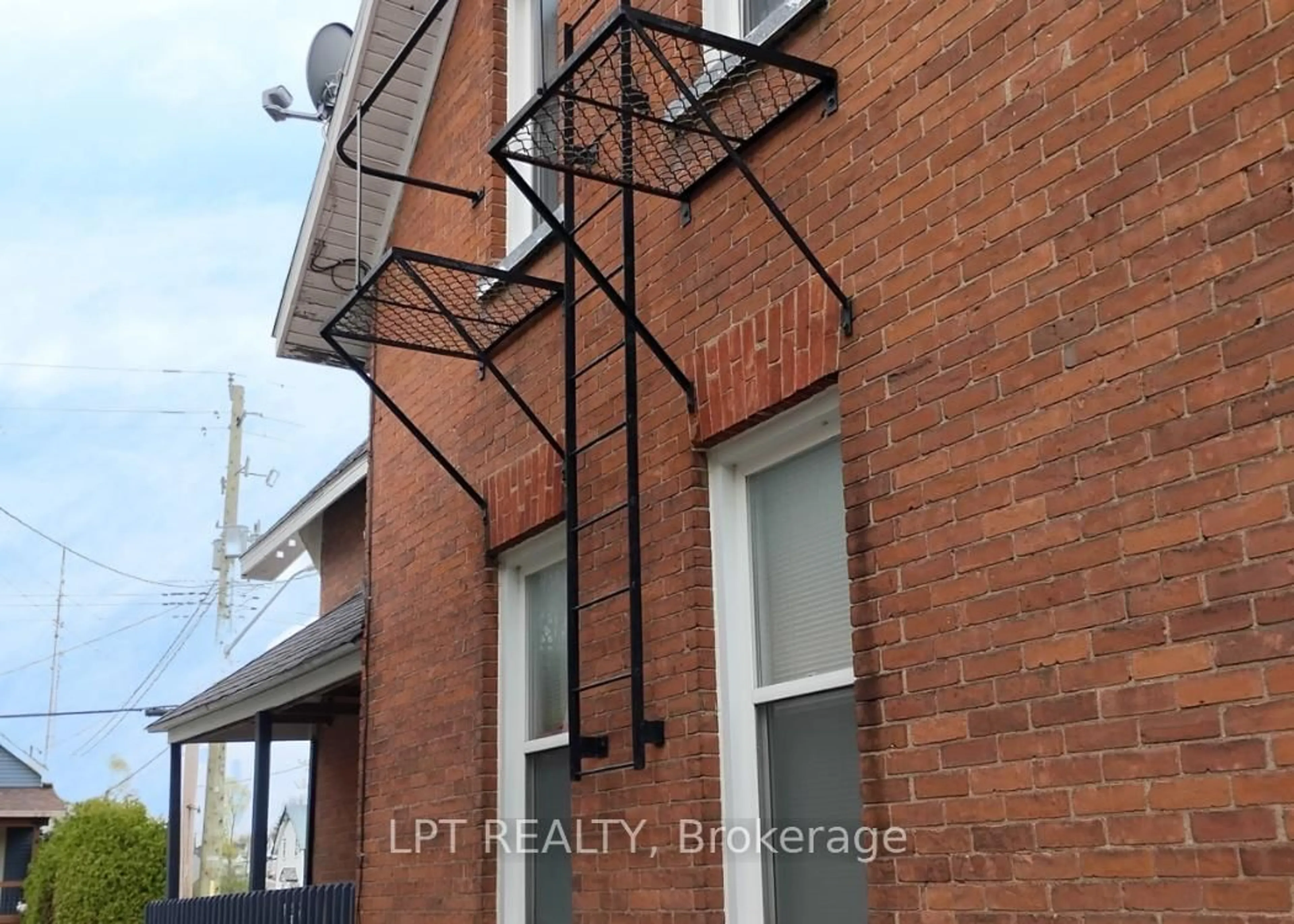 Unknown for 71 McGonigal St, Arnprior Ontario K7S 1M2
