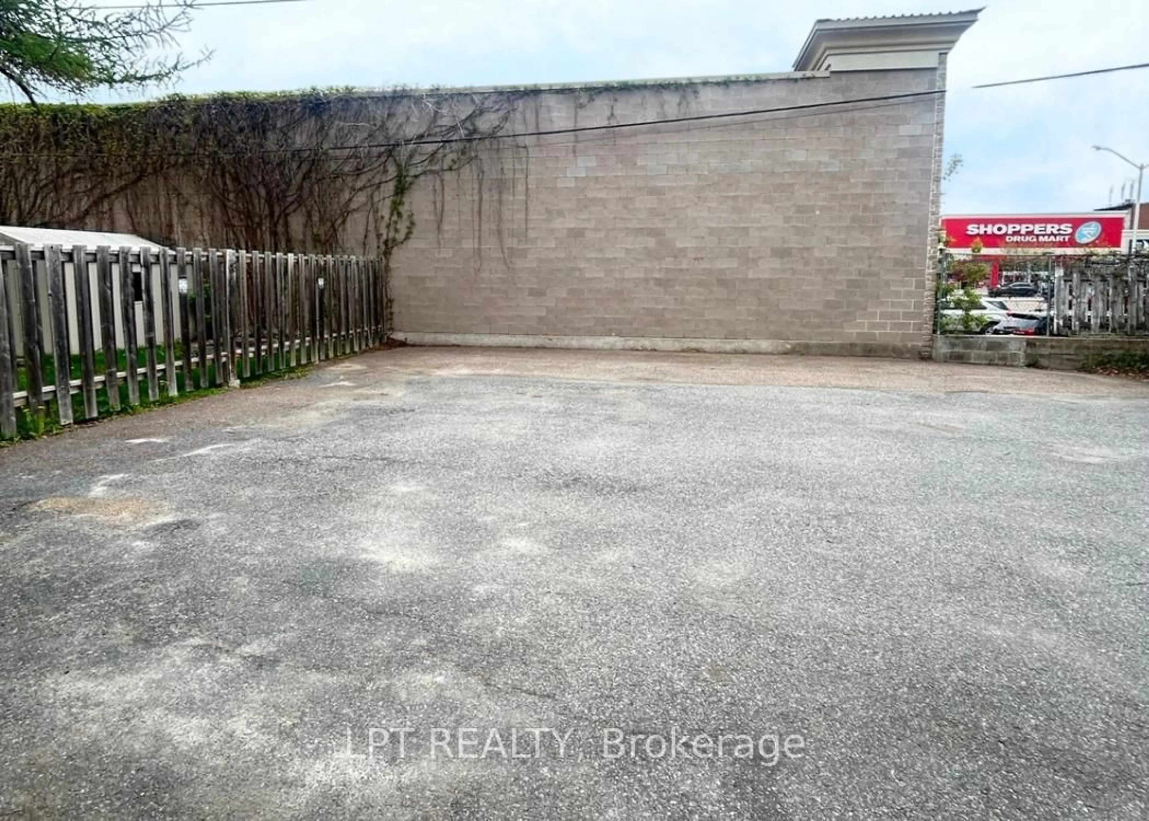 A pic from outside/outdoor area/front of a property/back of a property/a pic from drone, street for 71 McGonigal St, Arnprior Ontario K7S 1M2